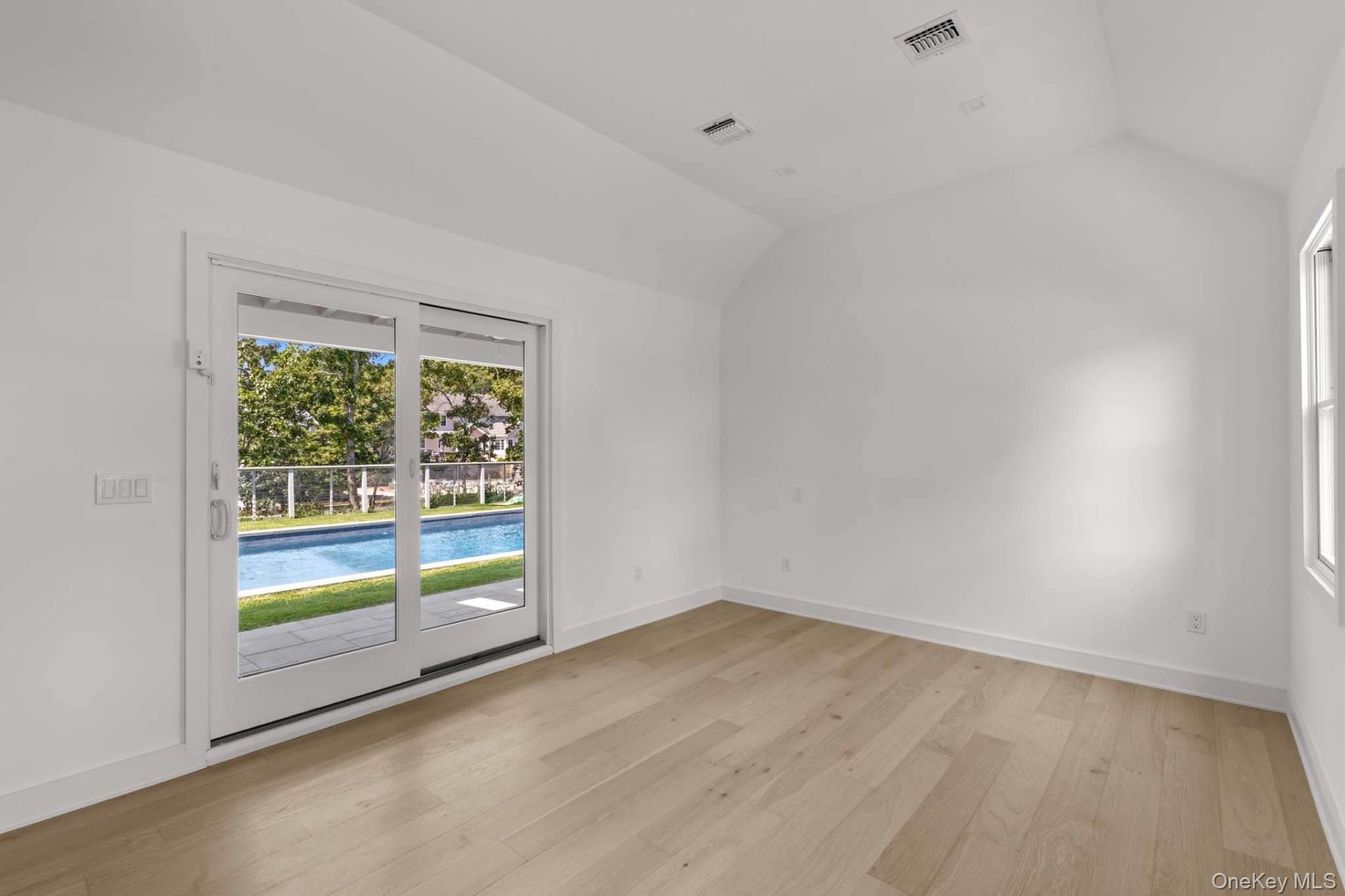 4 Bonita Road, East Quogue, NY 11942