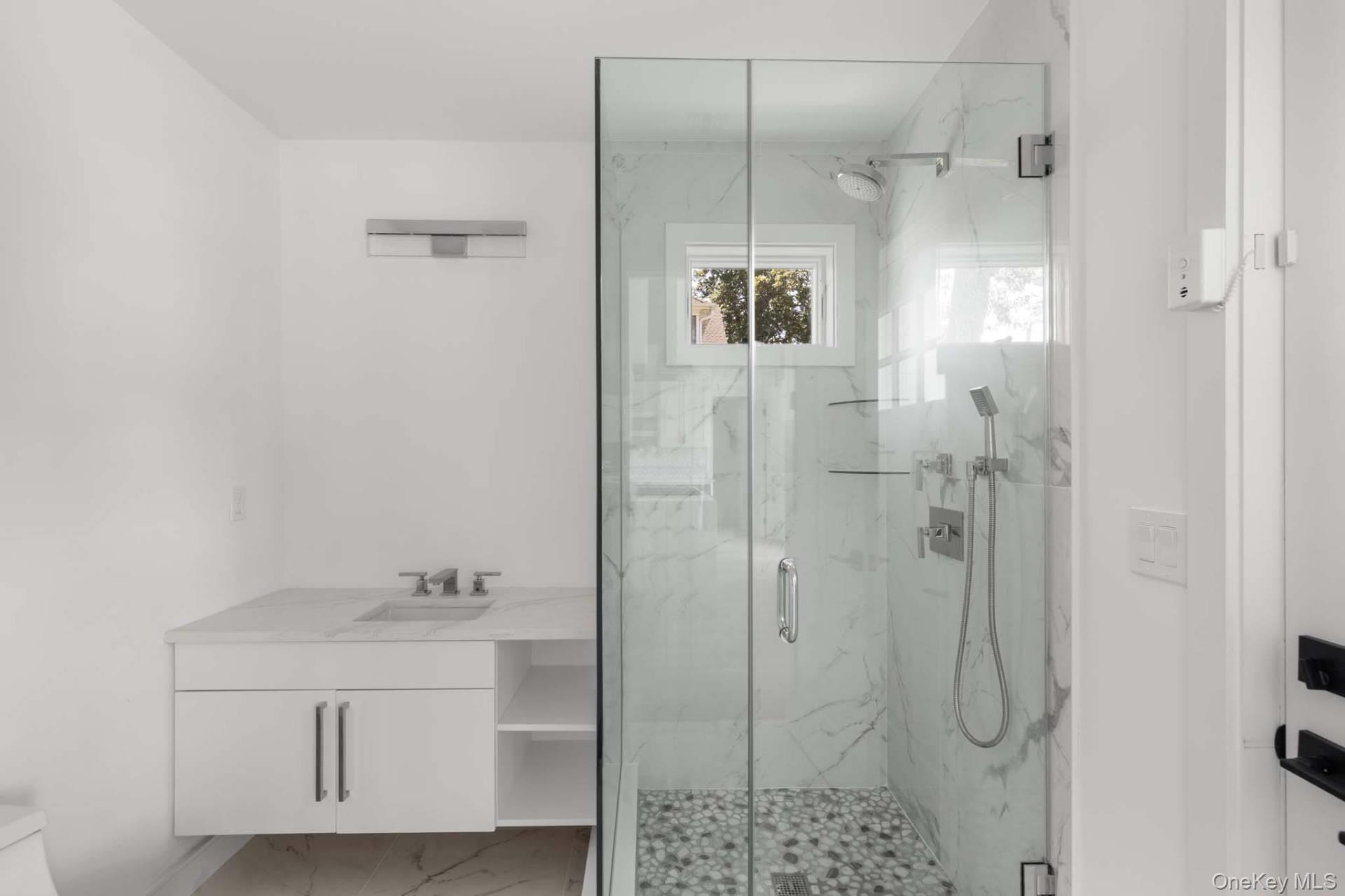 4 Bonita Road, East Quogue, NY 11942