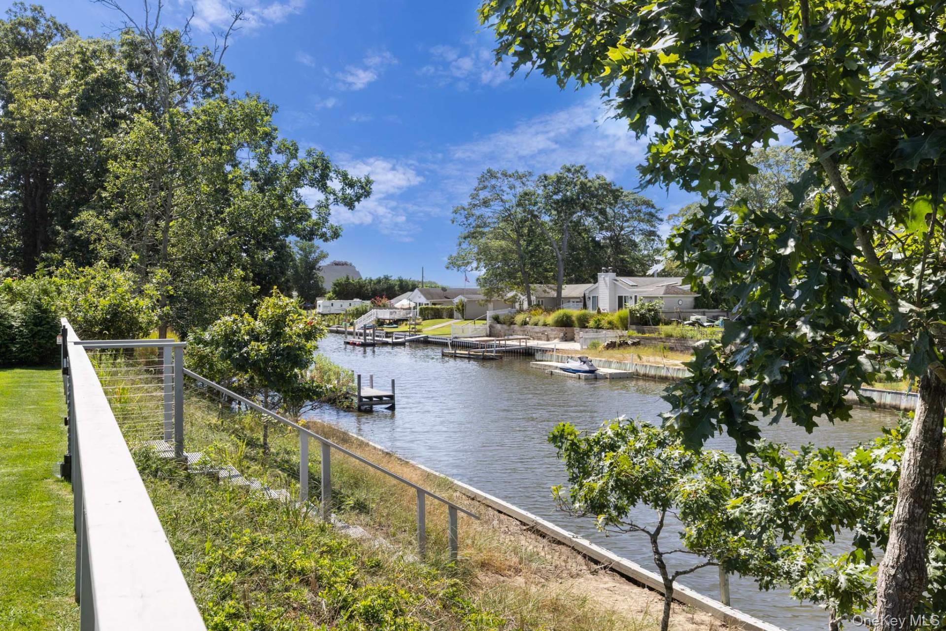 4 Bonita Road, East Quogue, NY 11942