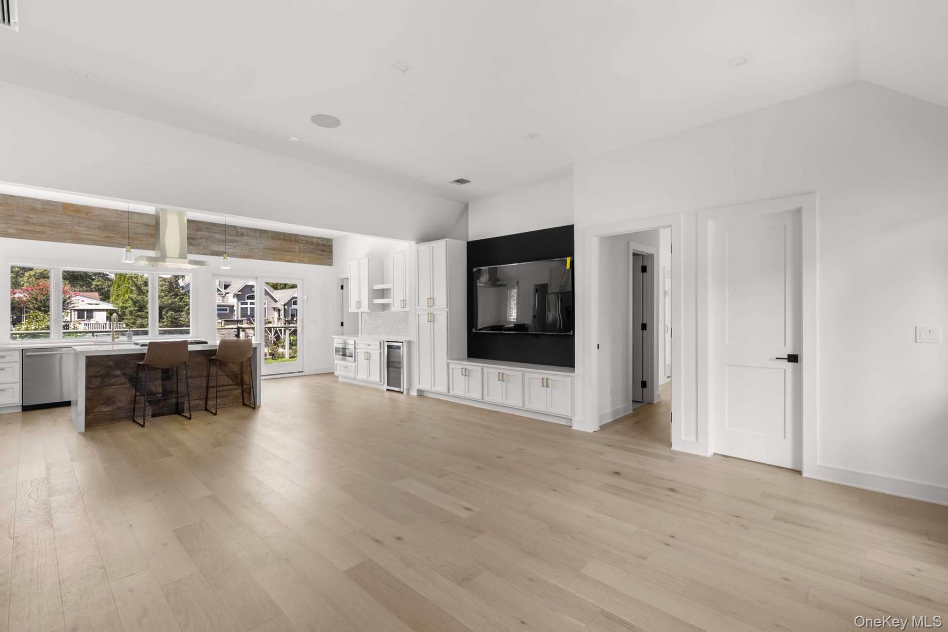 4 Bonita Road, East Quogue, NY 11942