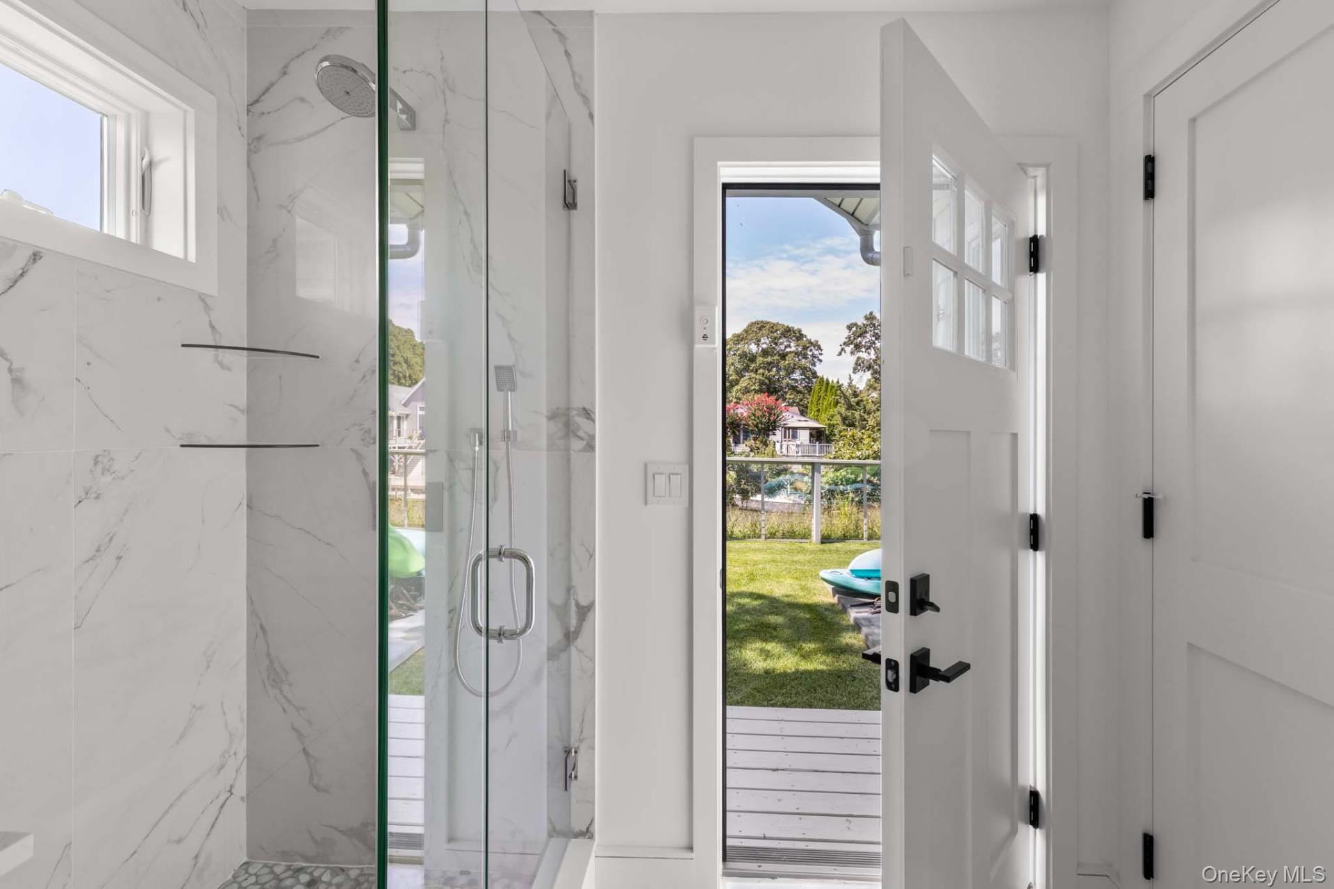 4 Bonita Road, East Quogue, NY 11942