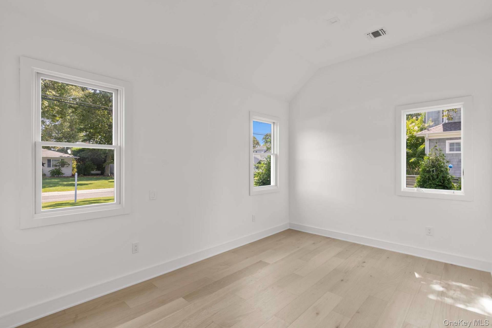 4 Bonita Road, East Quogue, NY 11942