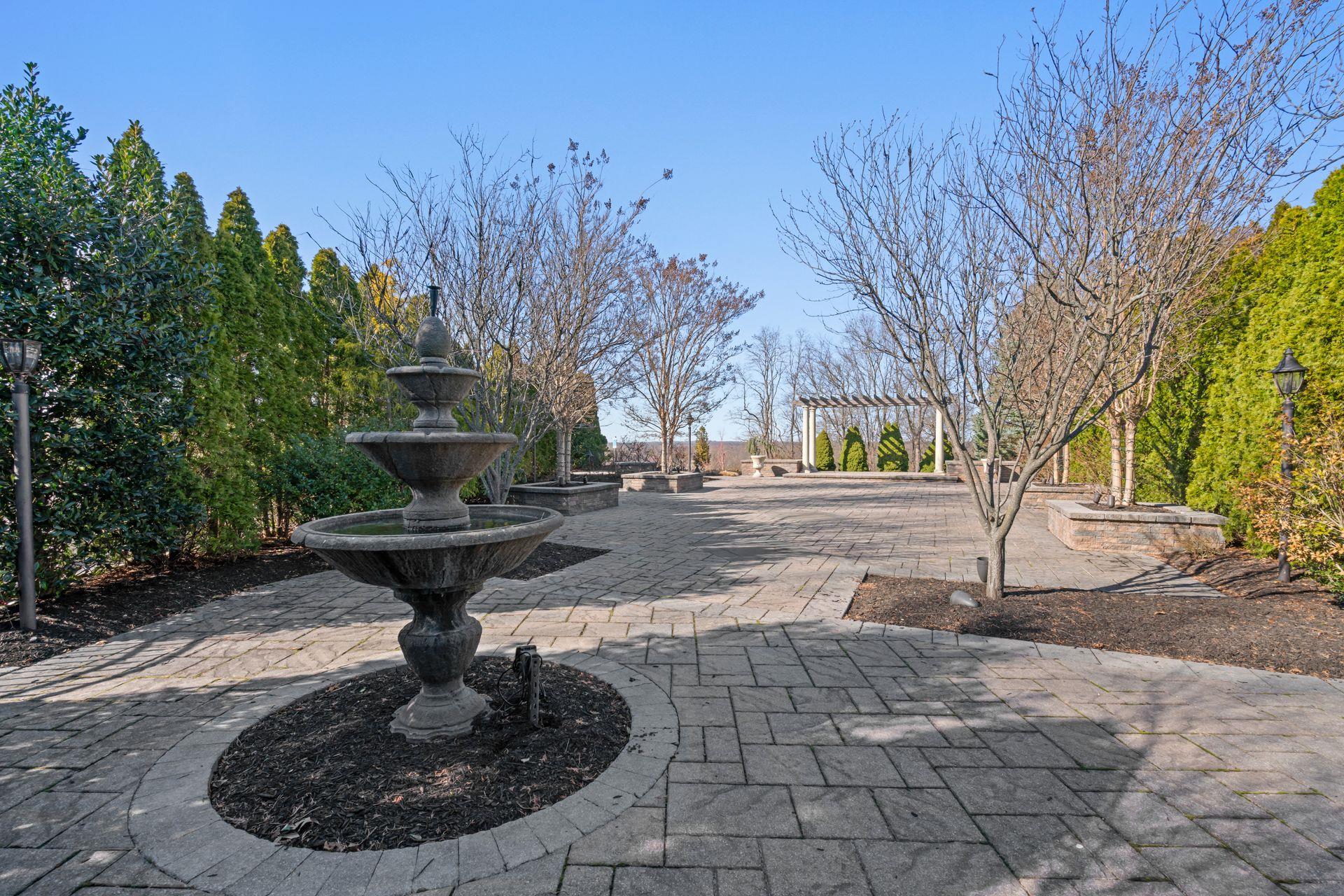 9 Hamlet Drive, Hauppauge, NY 11788