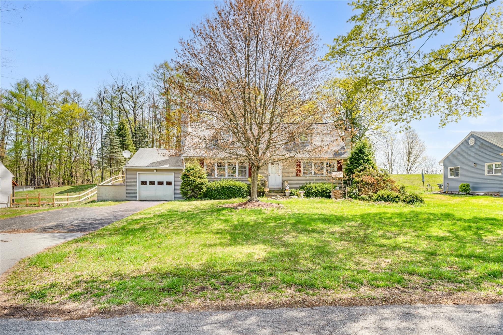 16 Nied Drive, Pleasant Valley, NY 12569