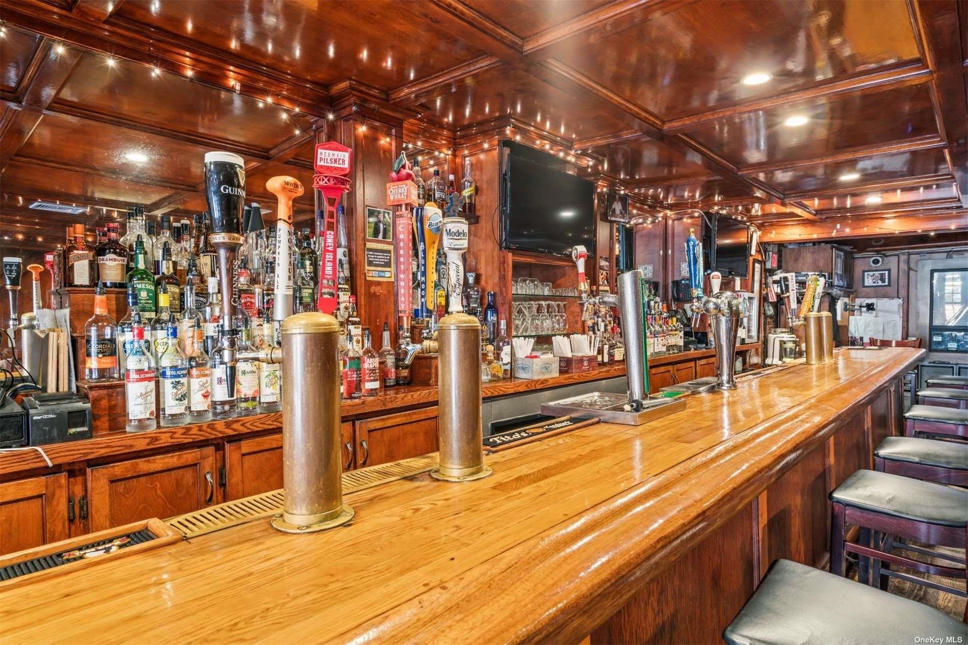 8 Wall Street, Huntington, NY 11743