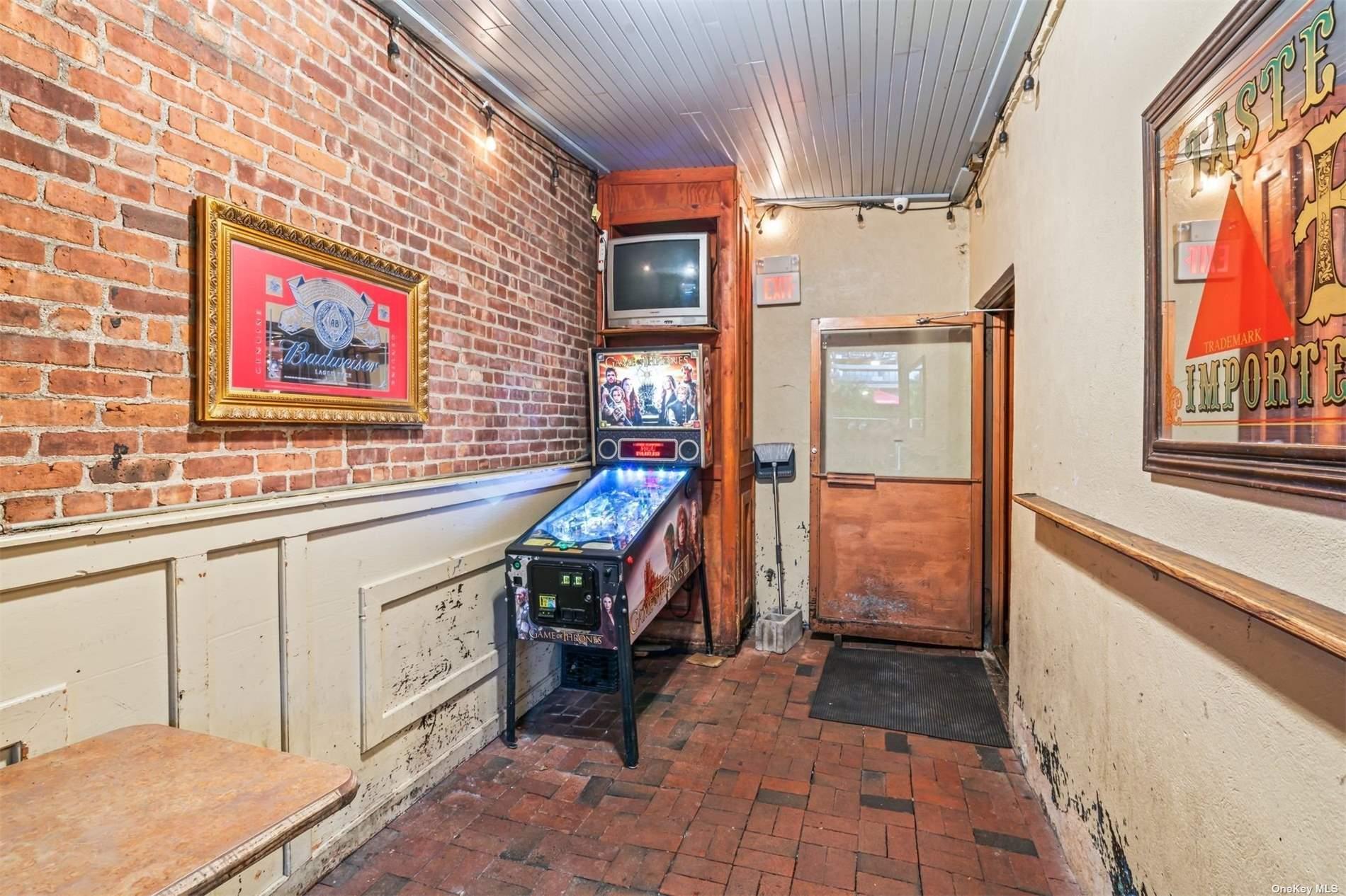 8 Wall Street, Huntington, NY 11743