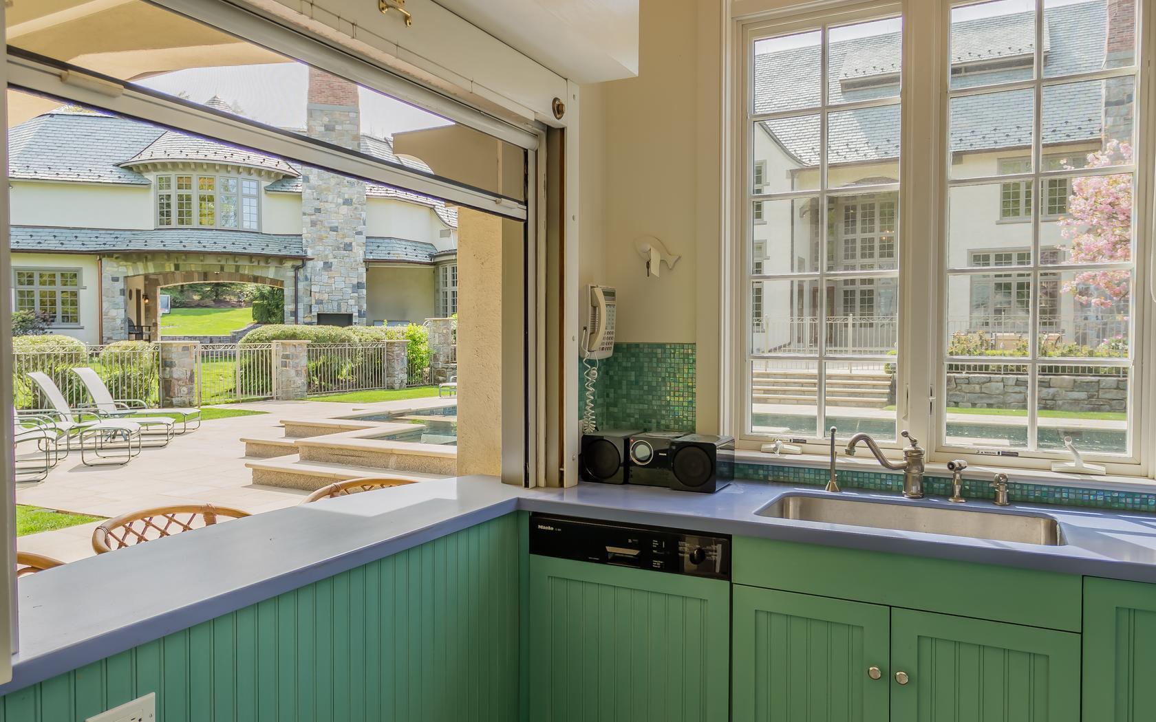 24 Penwood Road, Bedford Corners, NY 10549