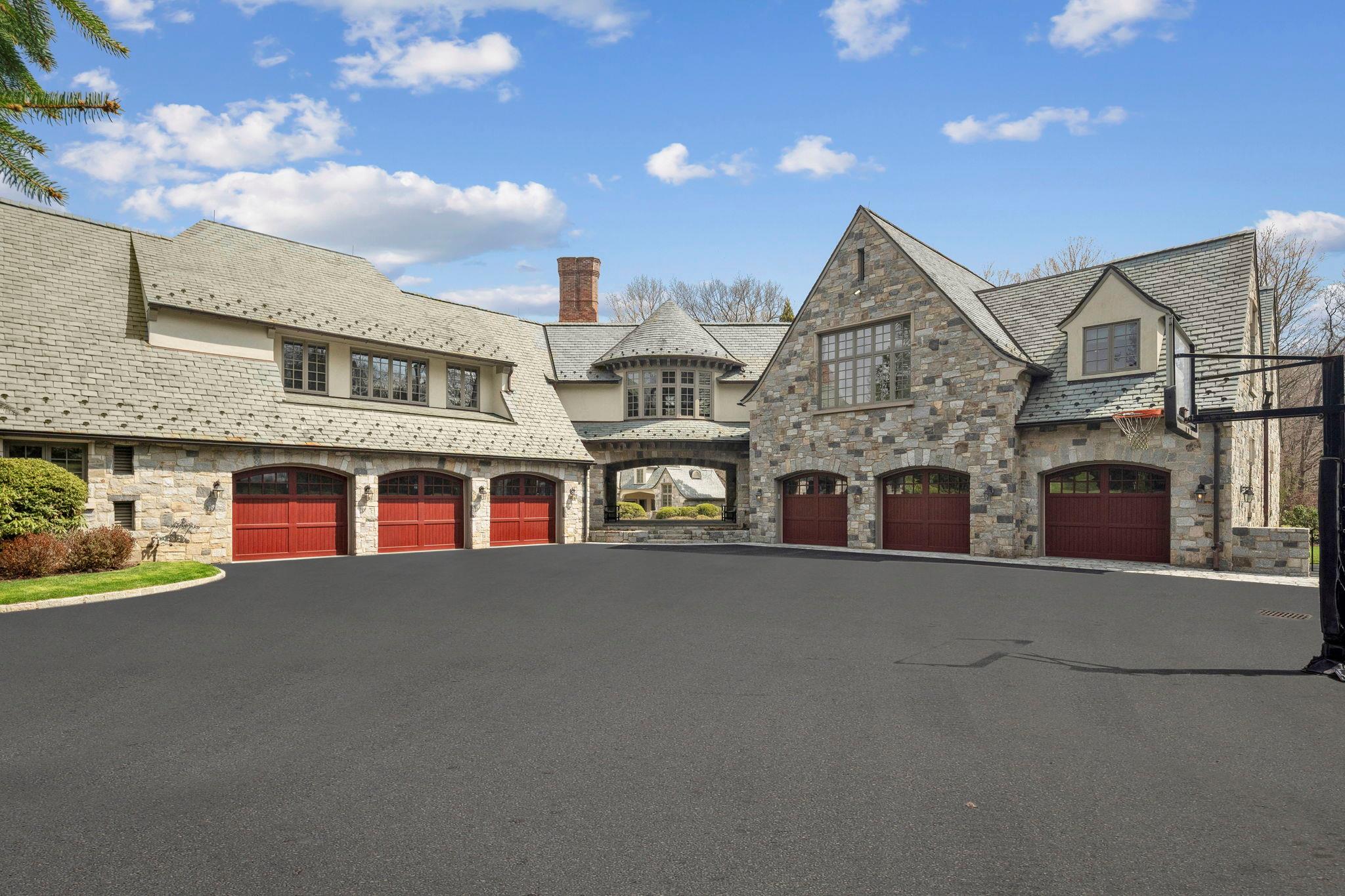 24 Penwood Road, Bedford Corners, NY 10549