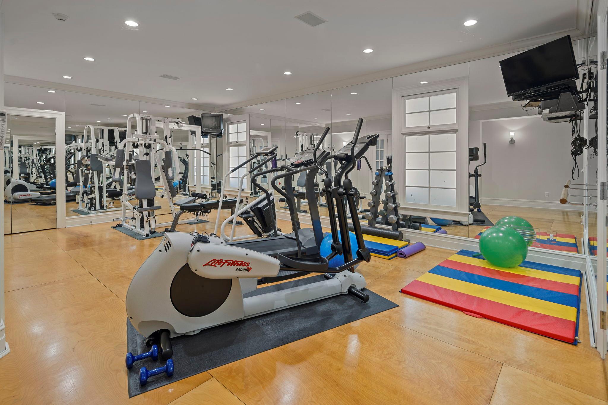 24 Penwood Road, Bedford Corners, NY 10549