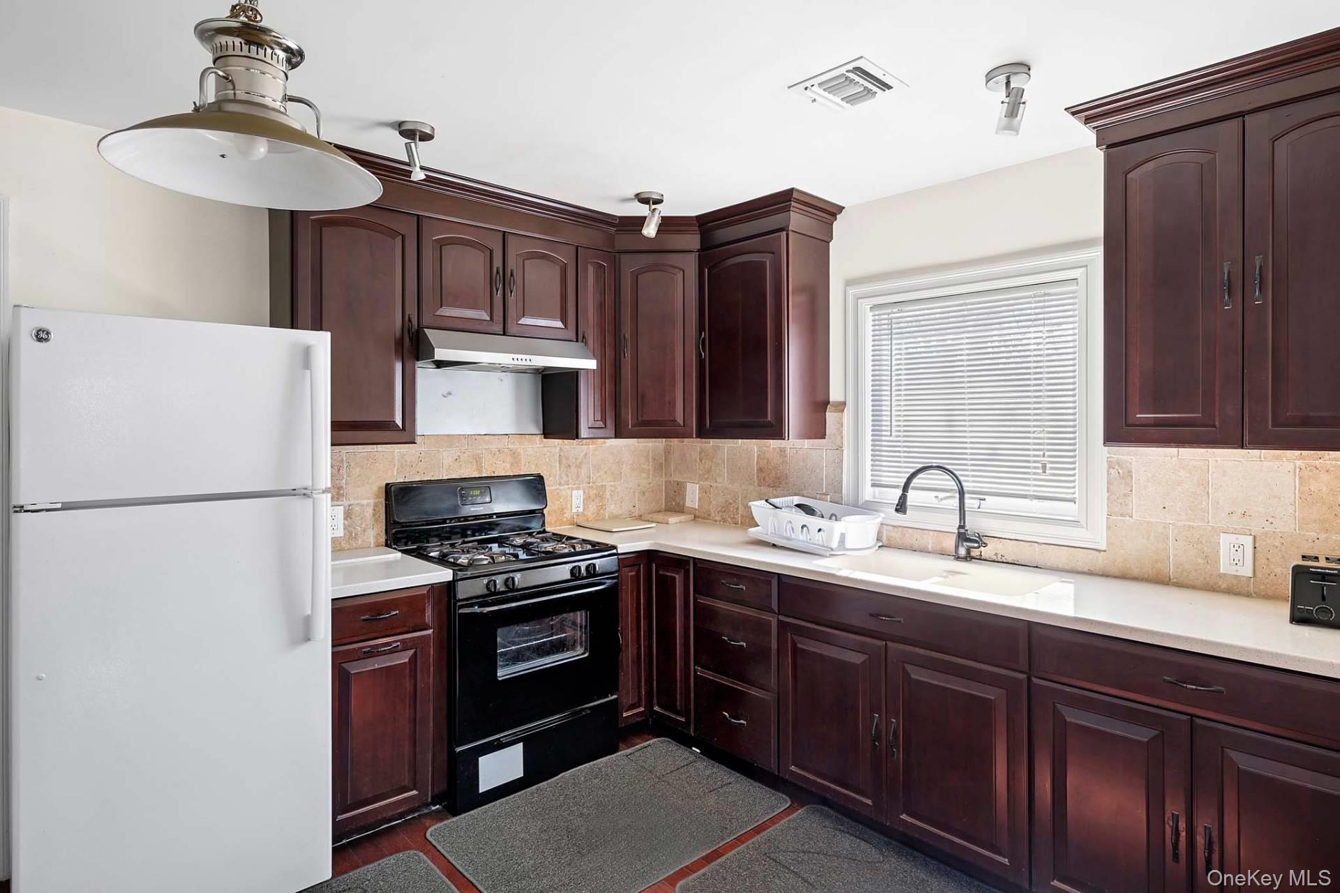 36 Wood Road Trail, Flanders, NY 11901