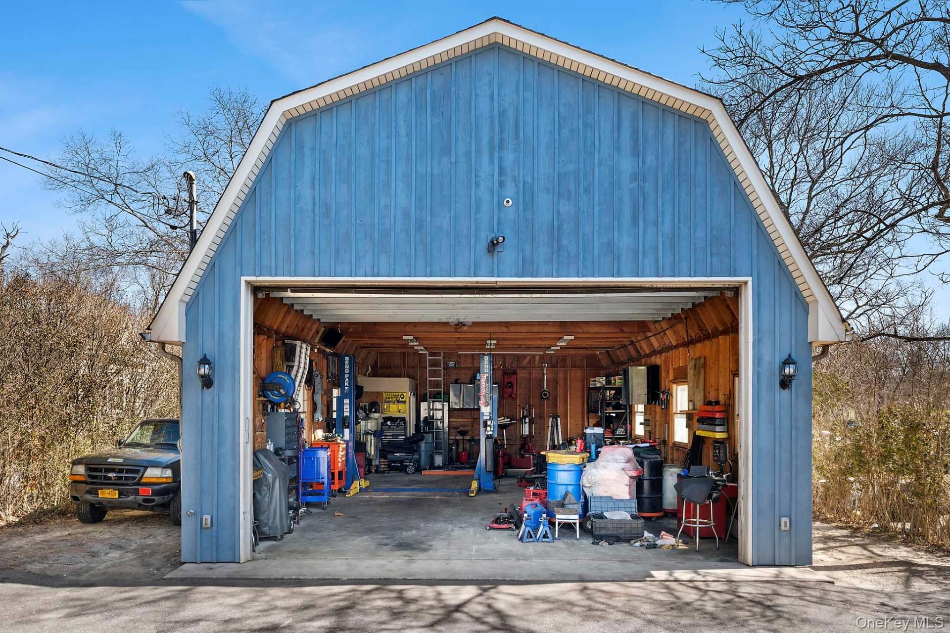 36 Wood Road Trail, Flanders, NY 11901