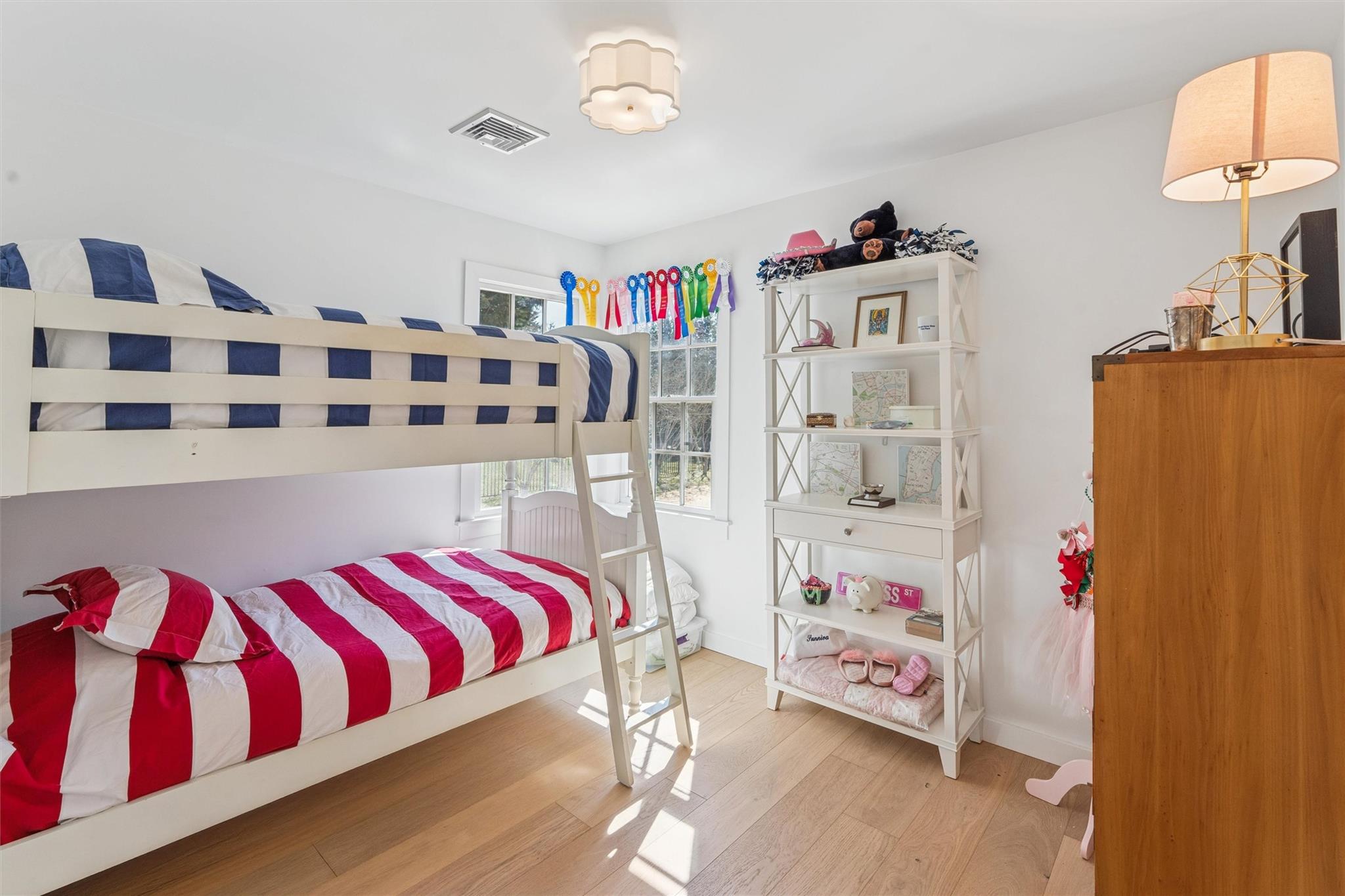 25 Lamb Avenue, Quogue, NY 11959