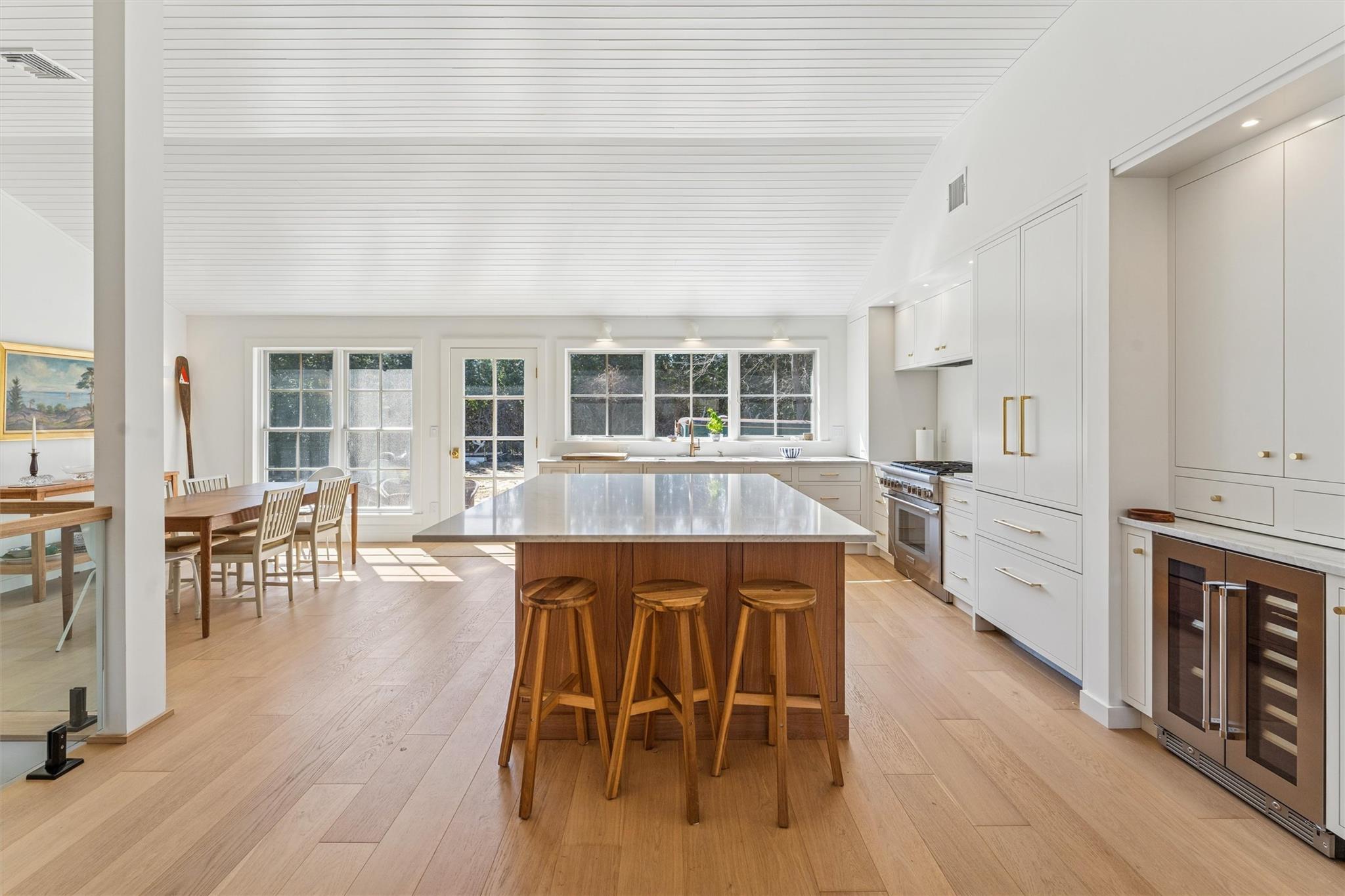 25 Lamb Avenue, Quogue, NY 11959