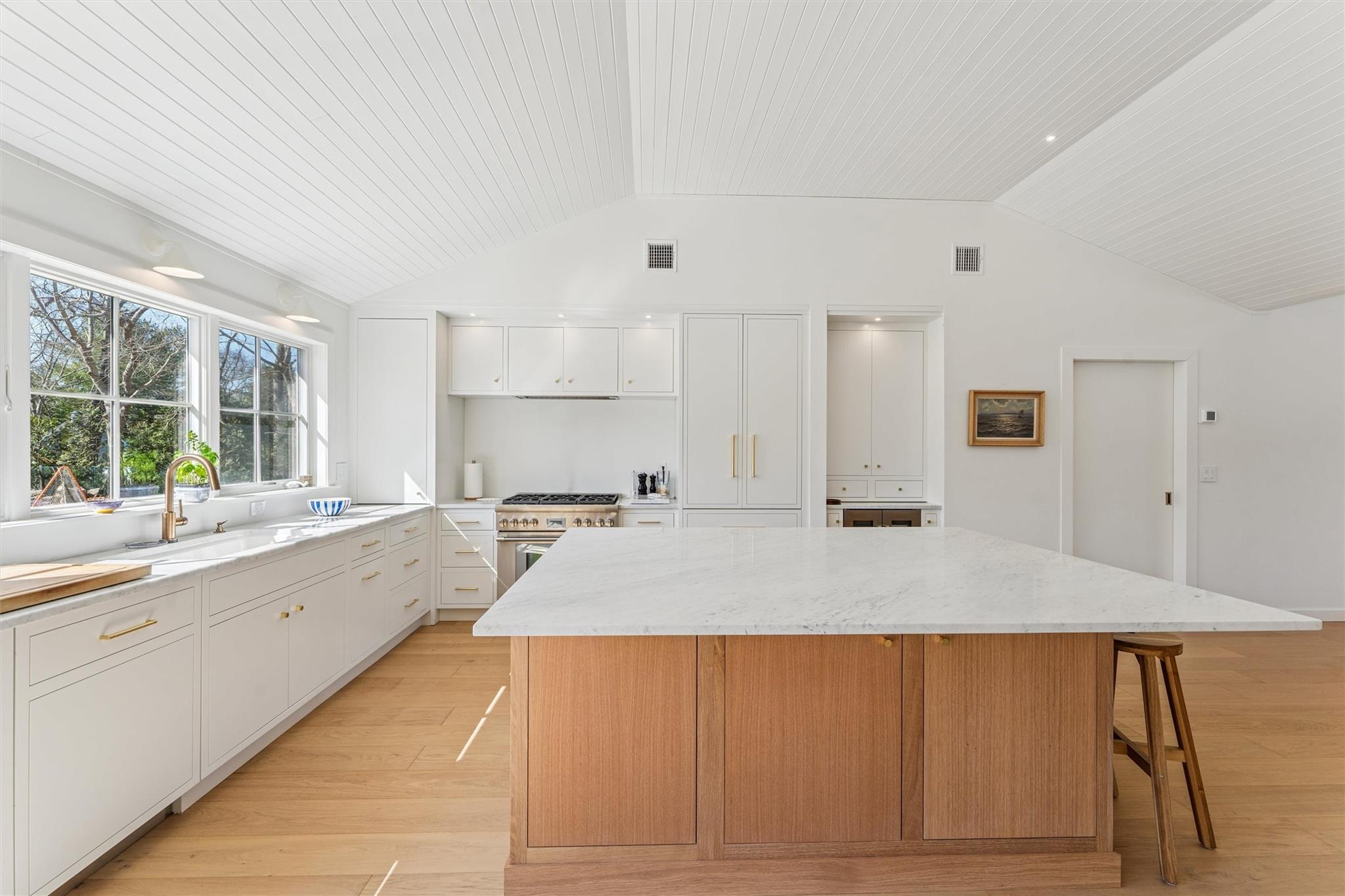 25 Lamb Avenue, Quogue, NY 11959