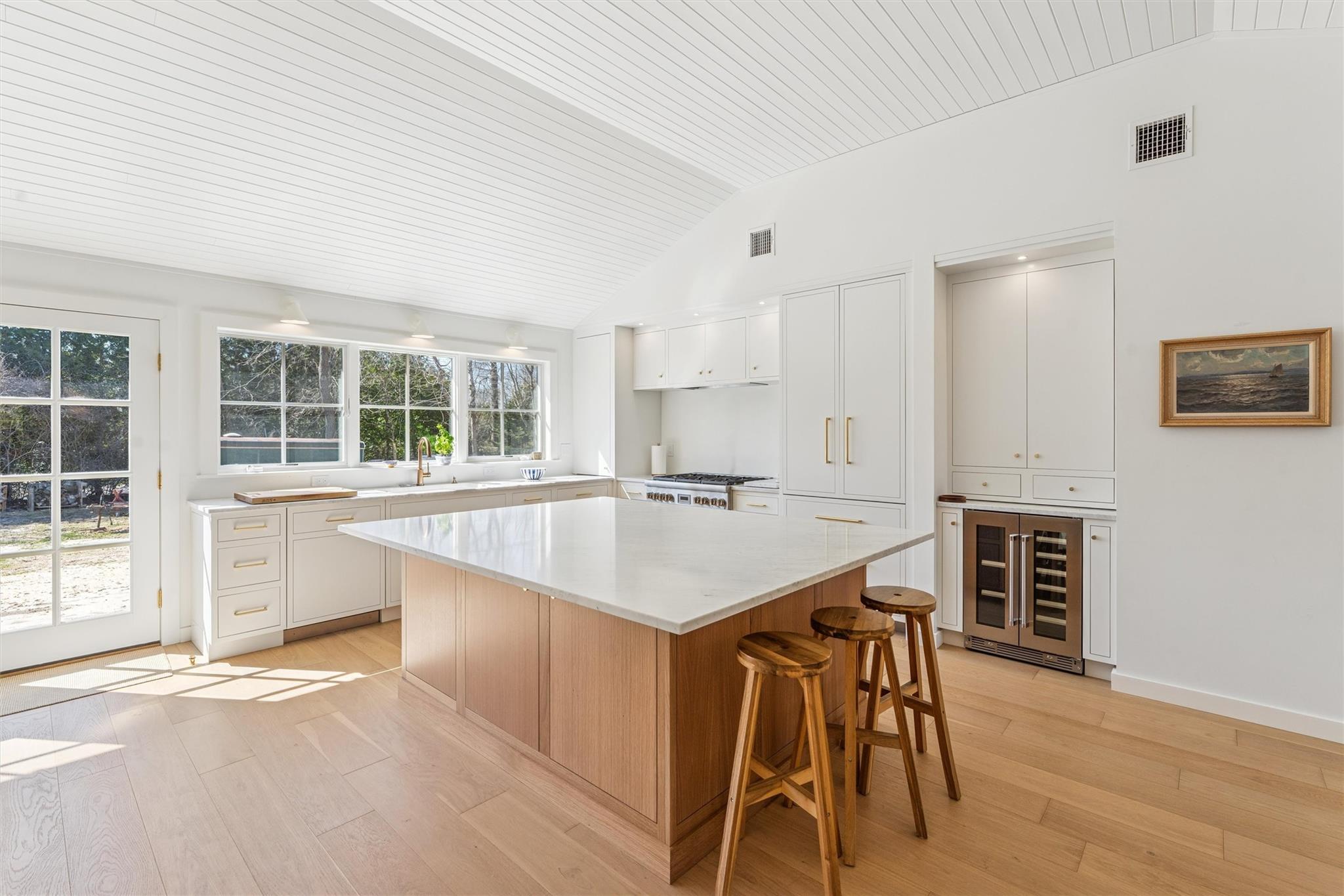 25 Lamb Avenue, Quogue, NY 11959