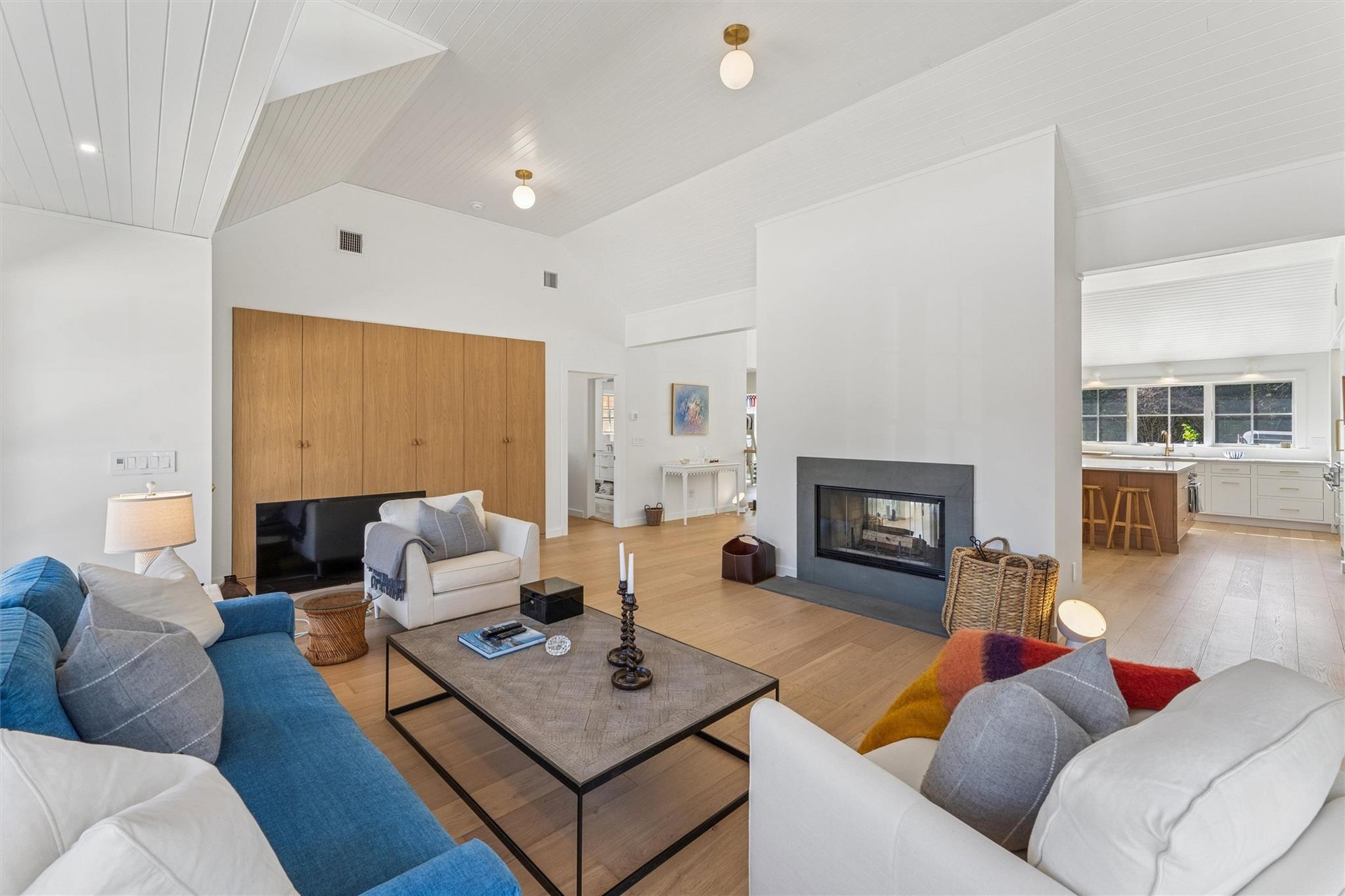 25 Lamb Avenue, Quogue, NY 11959