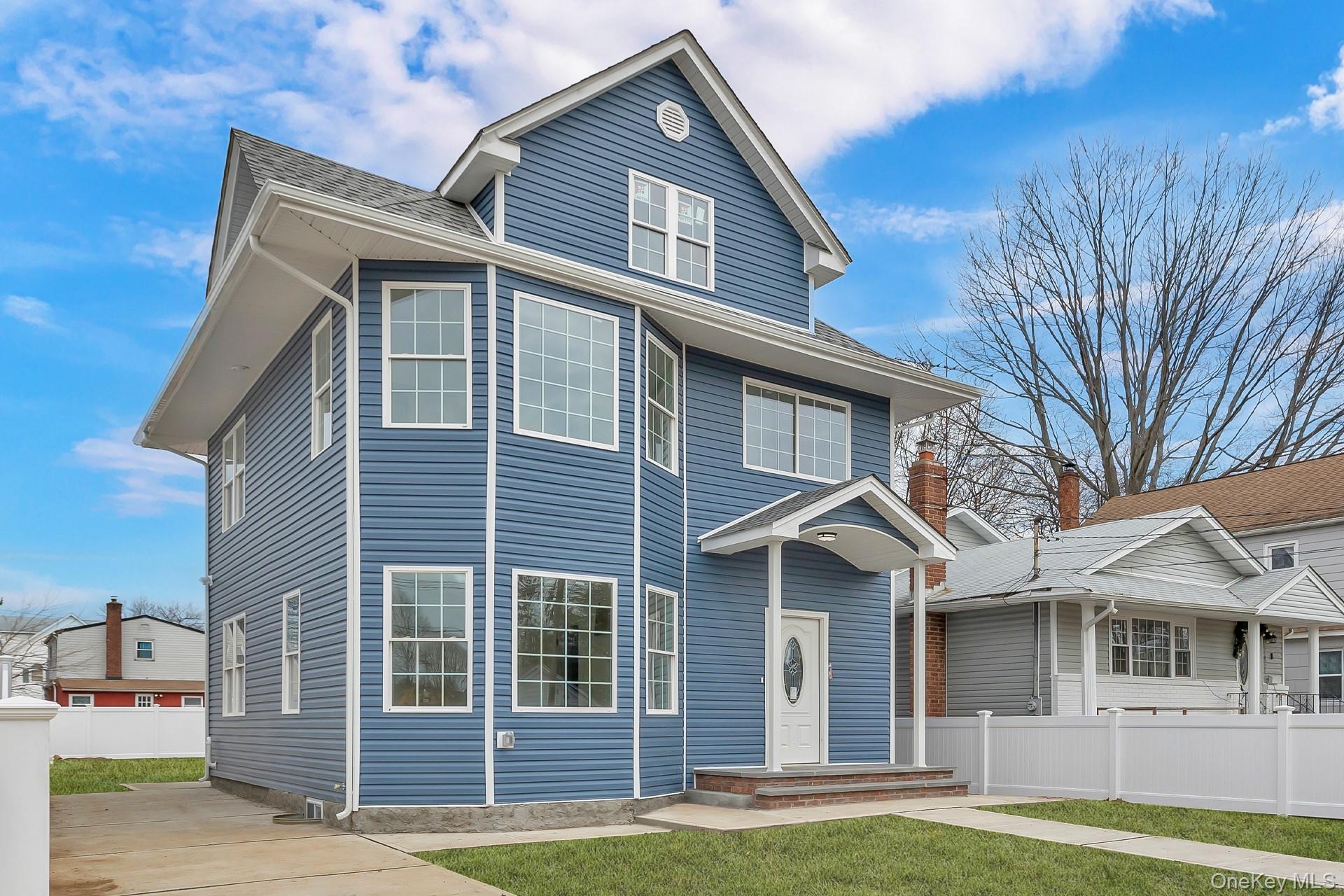 29 Sterling Place, Hempstead, NY 11550