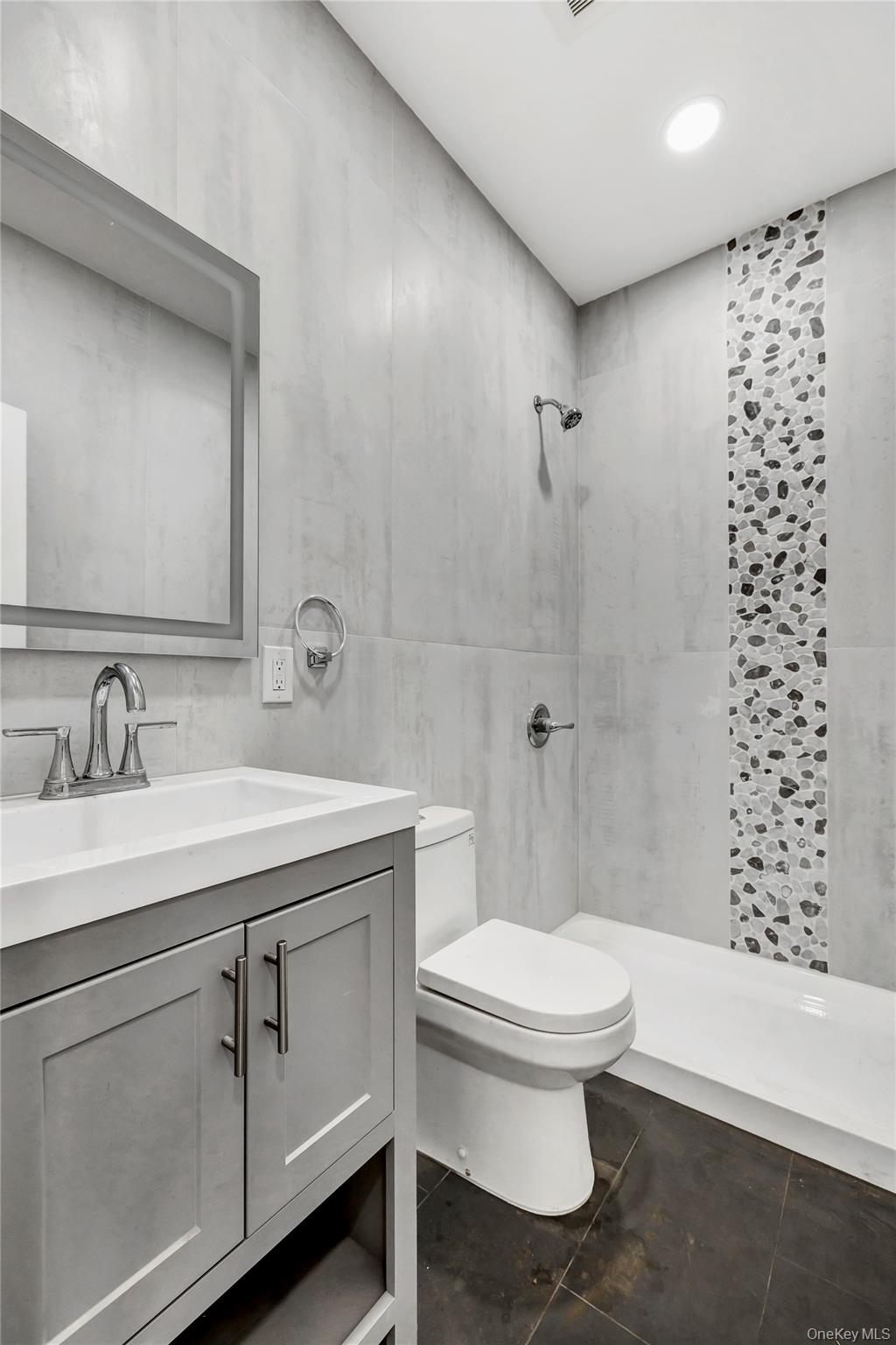 29 Sterling Place, Hempstead, NY 11550