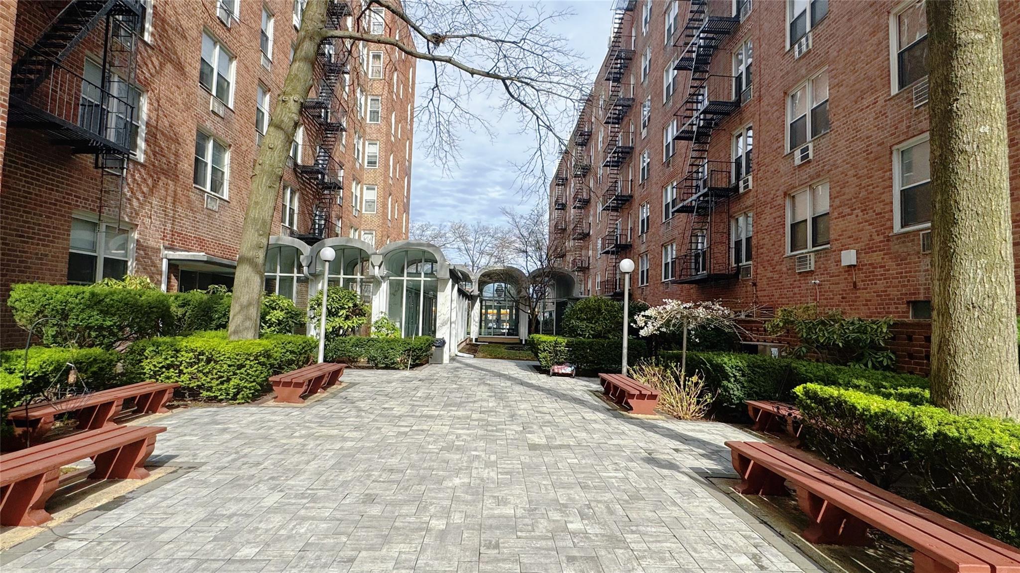 54-40 Little Neck Parkway # 6B, Little Neck, NY 11362