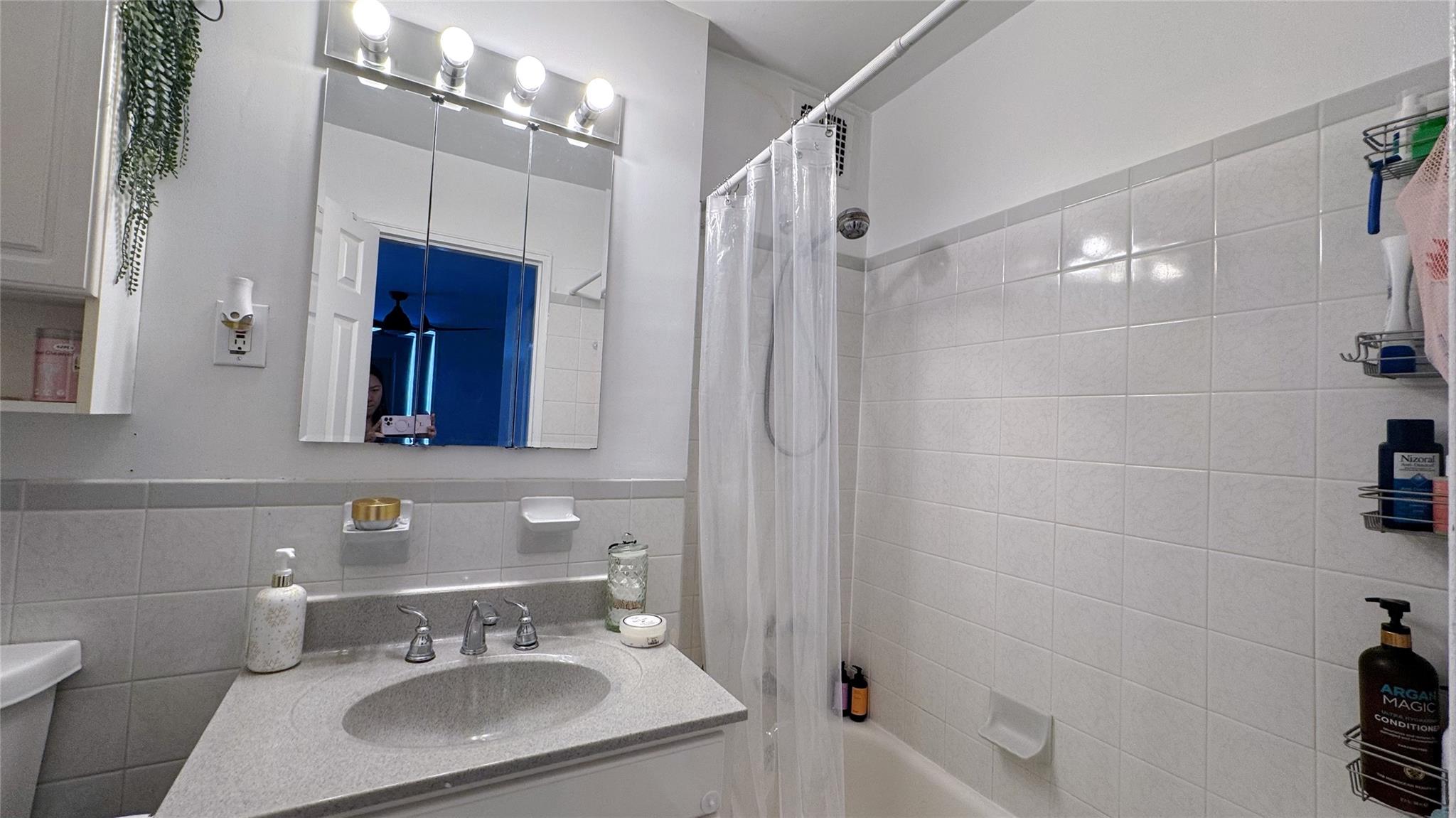 54-40 Little Neck Parkway # 6B, Little Neck, NY 11362