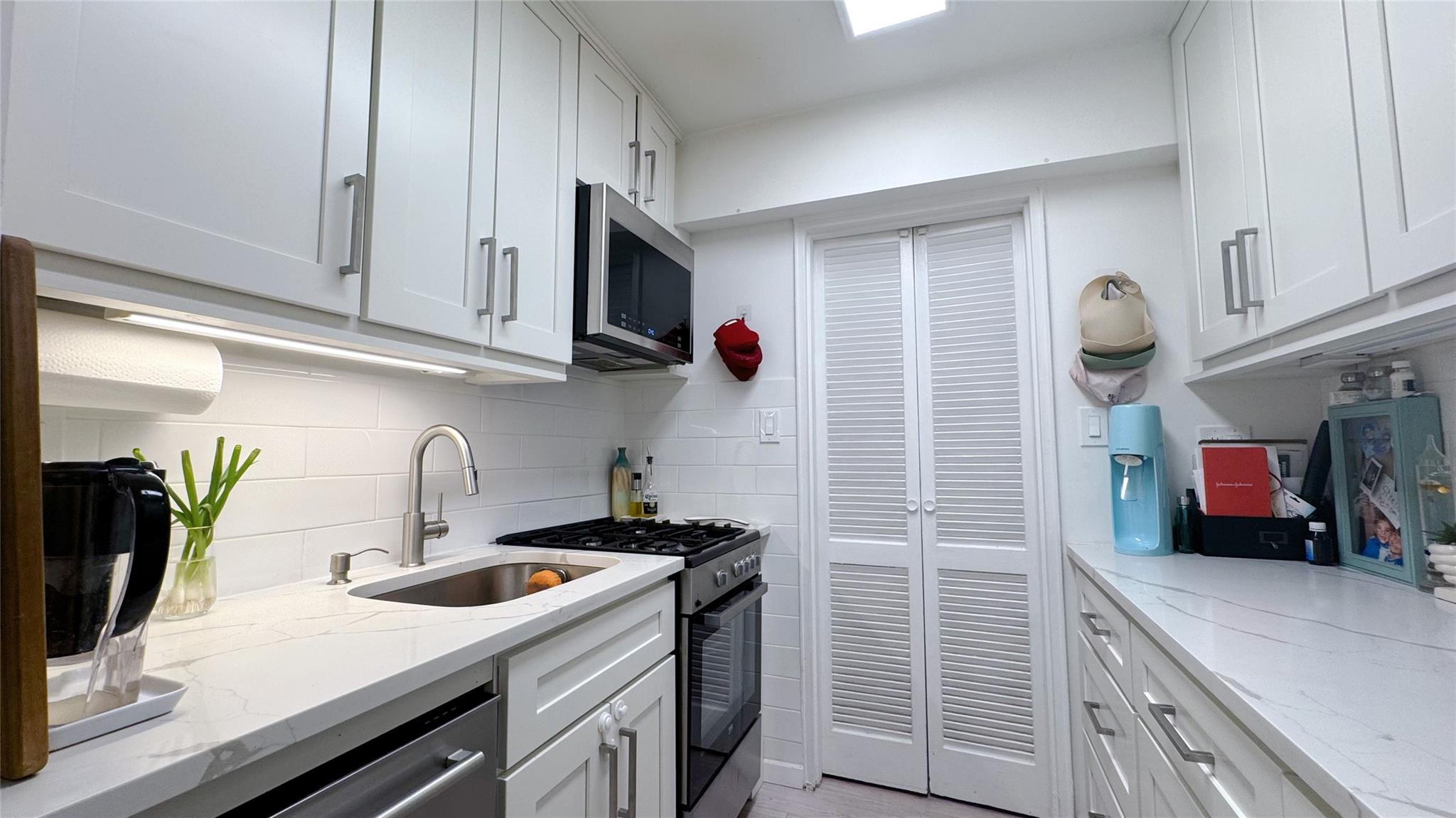 54-40 Little Neck Parkway # 6B, Little Neck, NY 11362