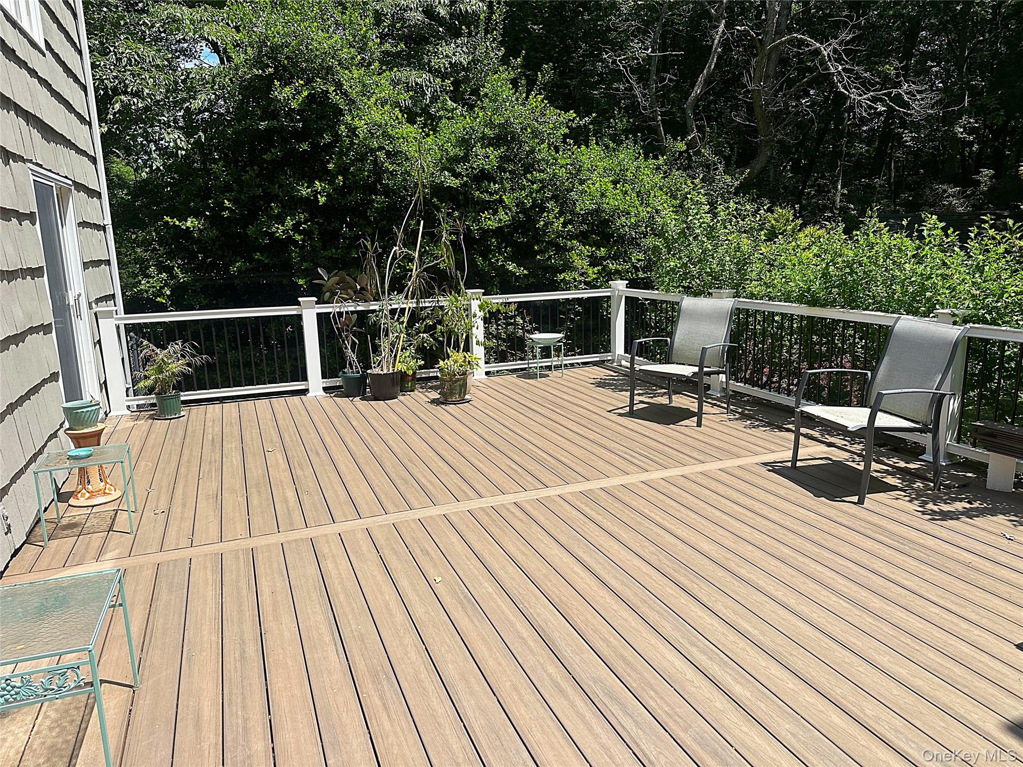 39 Cliff Road, Port Jefferson, NY 11777