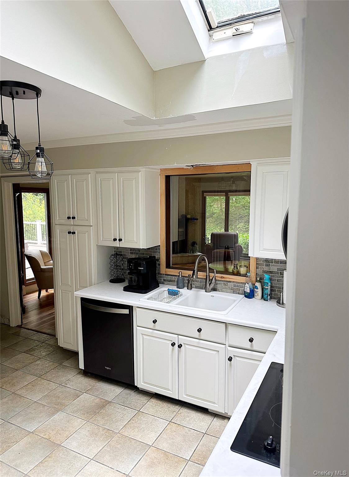 39 Cliff Road, Port Jefferson, NY 11777