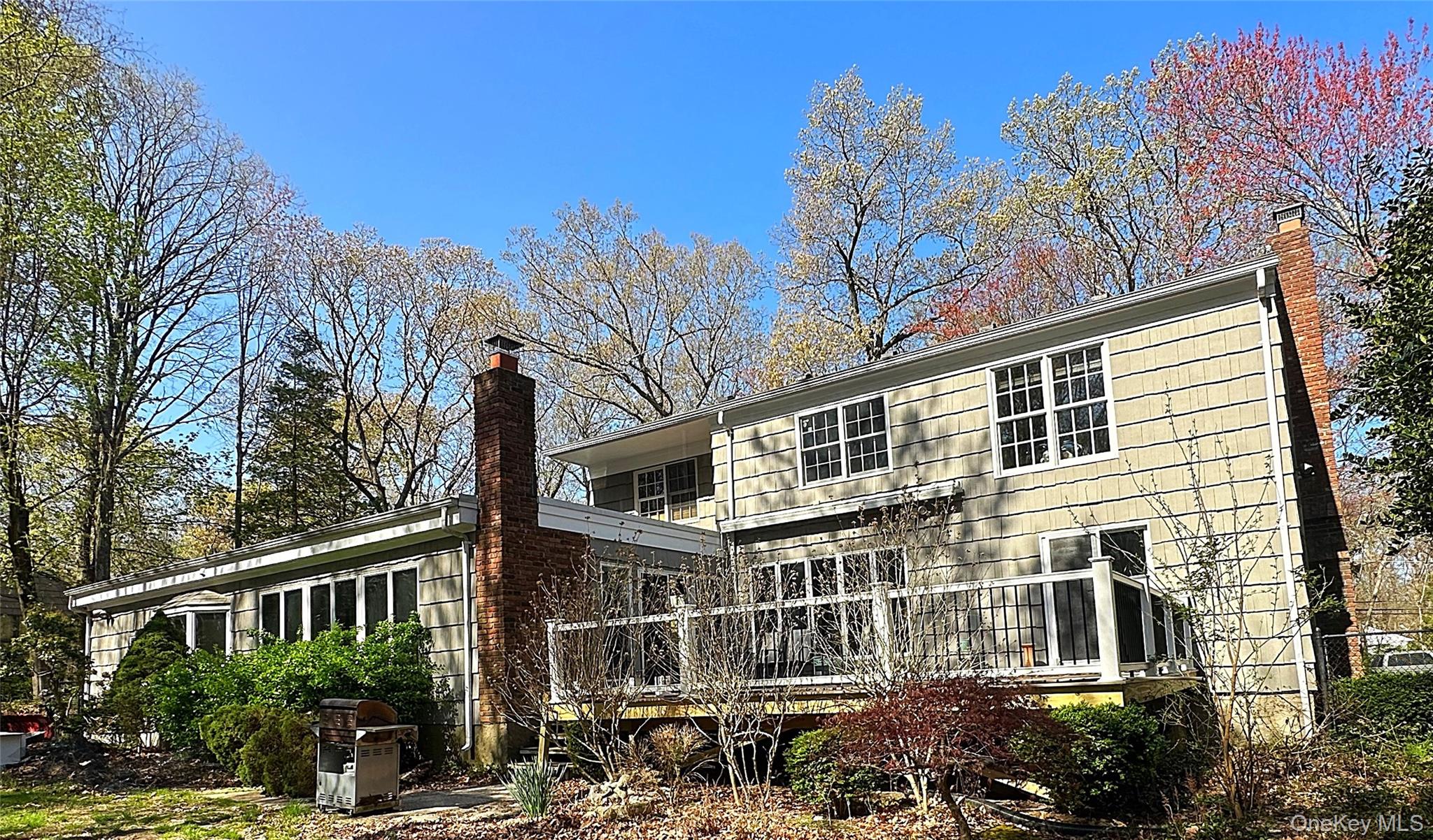 39 Cliff Road, Port Jefferson, NY 11777