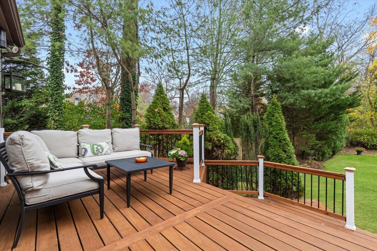 18 Holly Lane, Rye, NY 10580