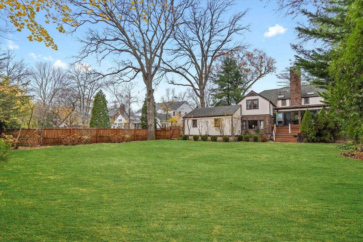 18 Holly Lane, Rye, NY 10580
