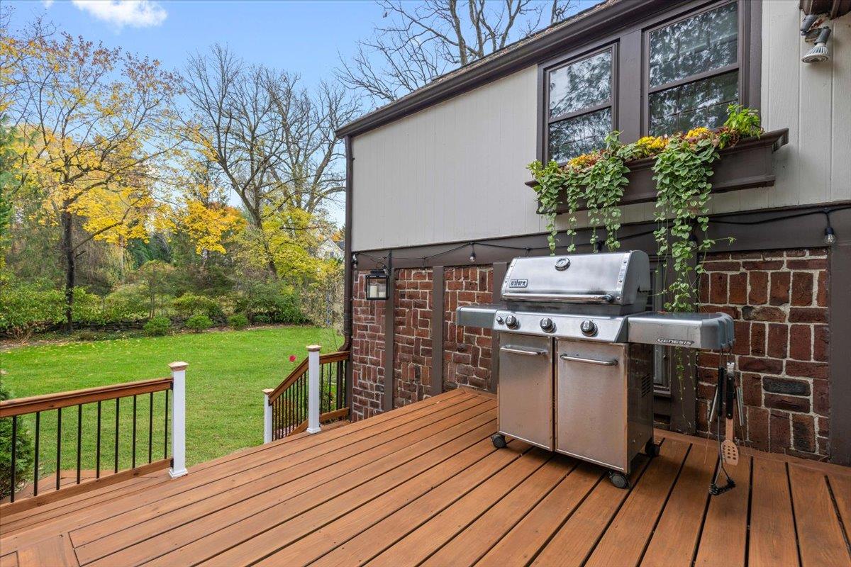 18 Holly Lane, Rye, NY 10580