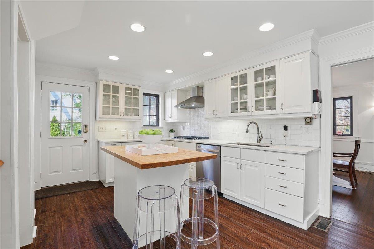 18 Holly Lane, Rye, NY 10580