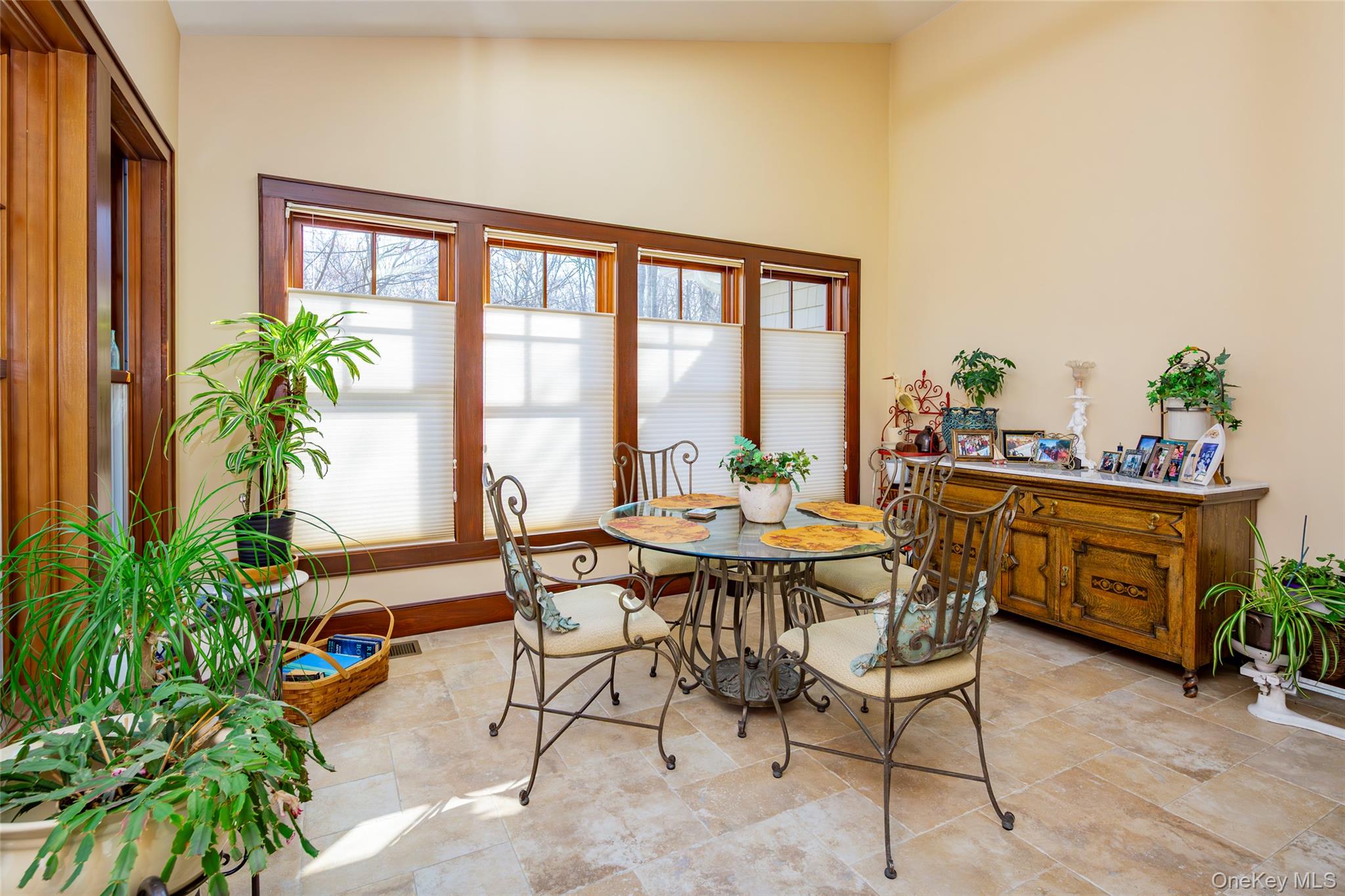 27 Country Club Drive, Shelter Island, NY 11964