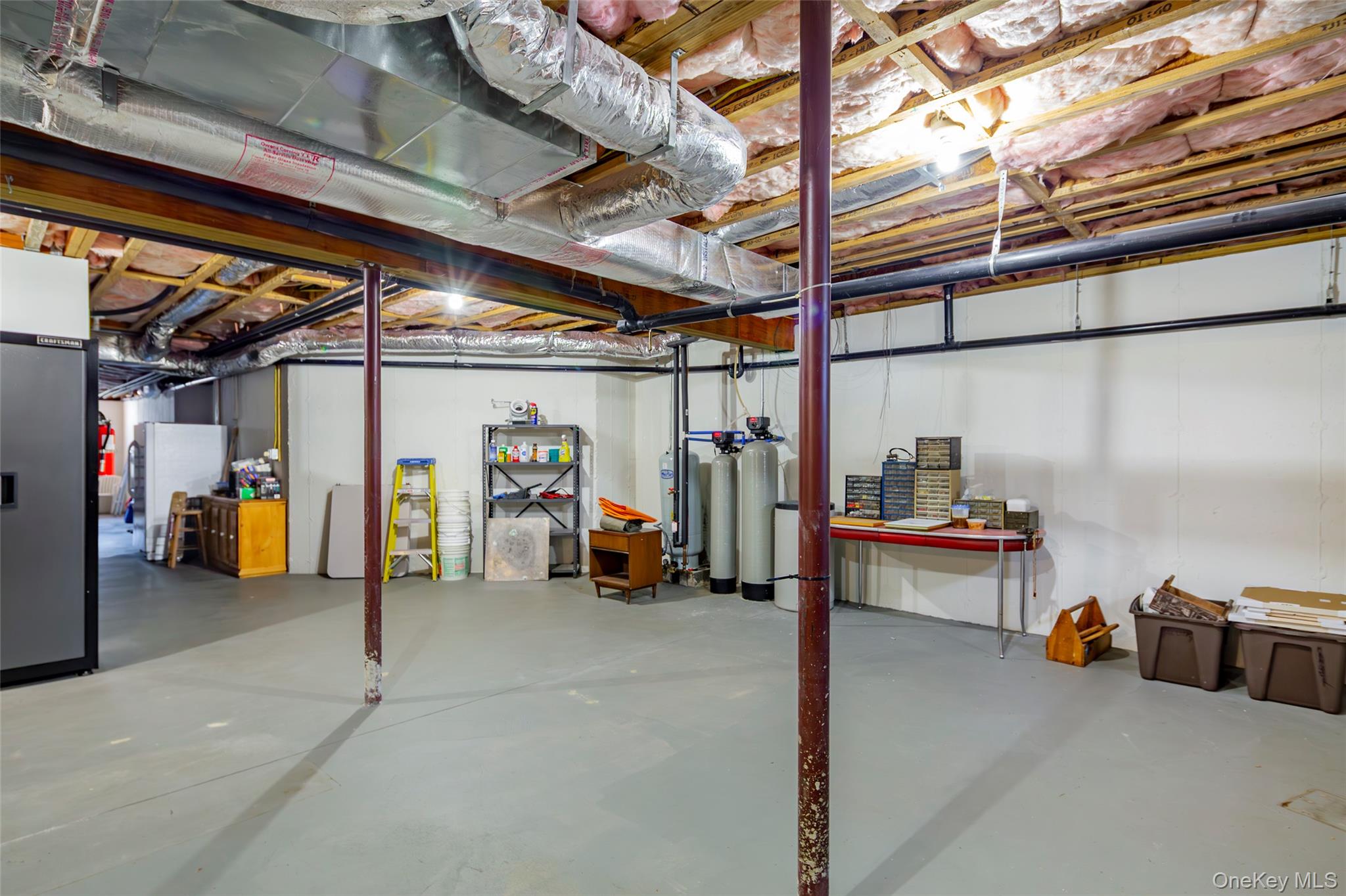 27 Country Club Drive, Shelter Island, NY 11964