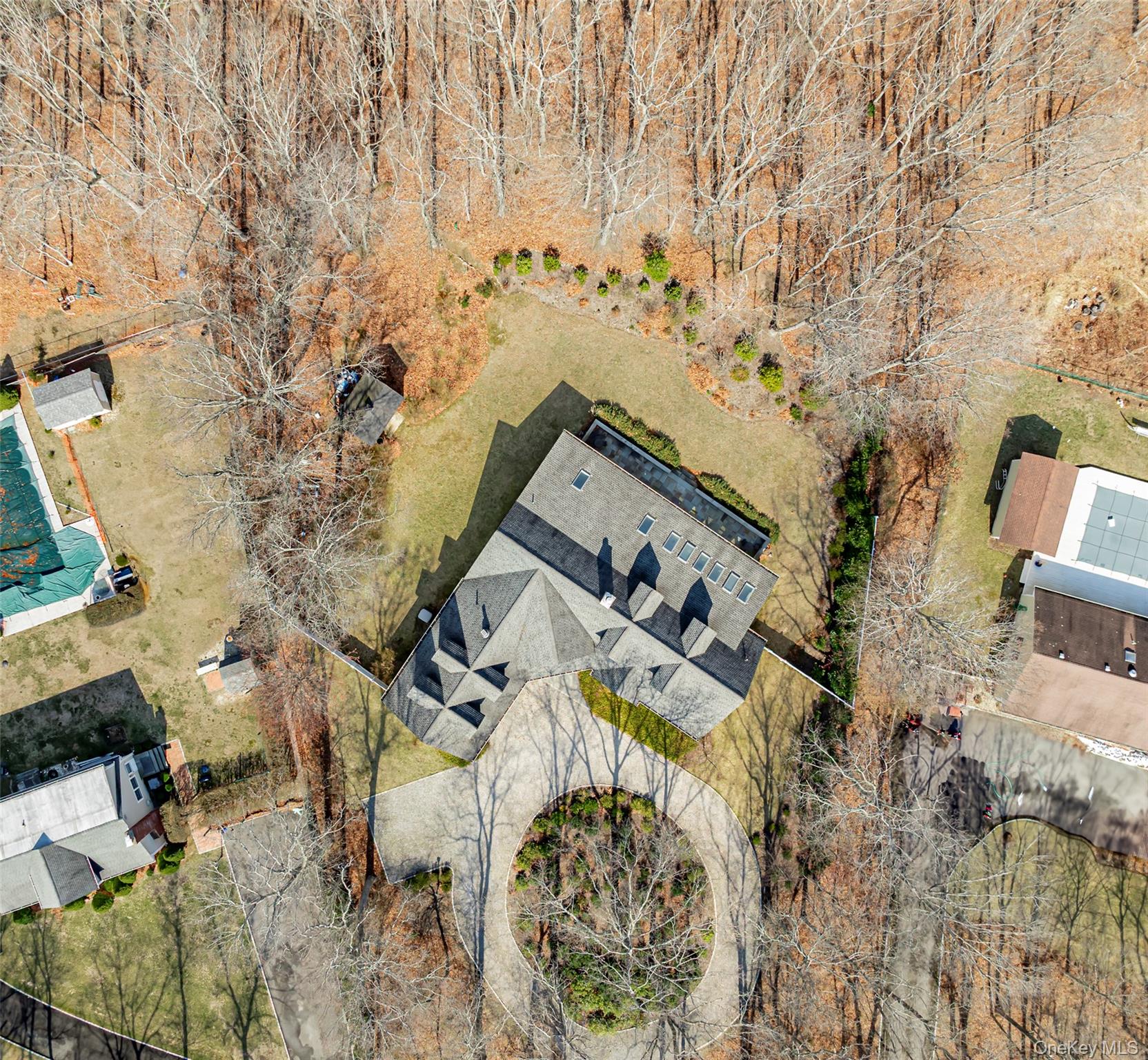 27 Country Club Drive, Shelter Island, NY 11964