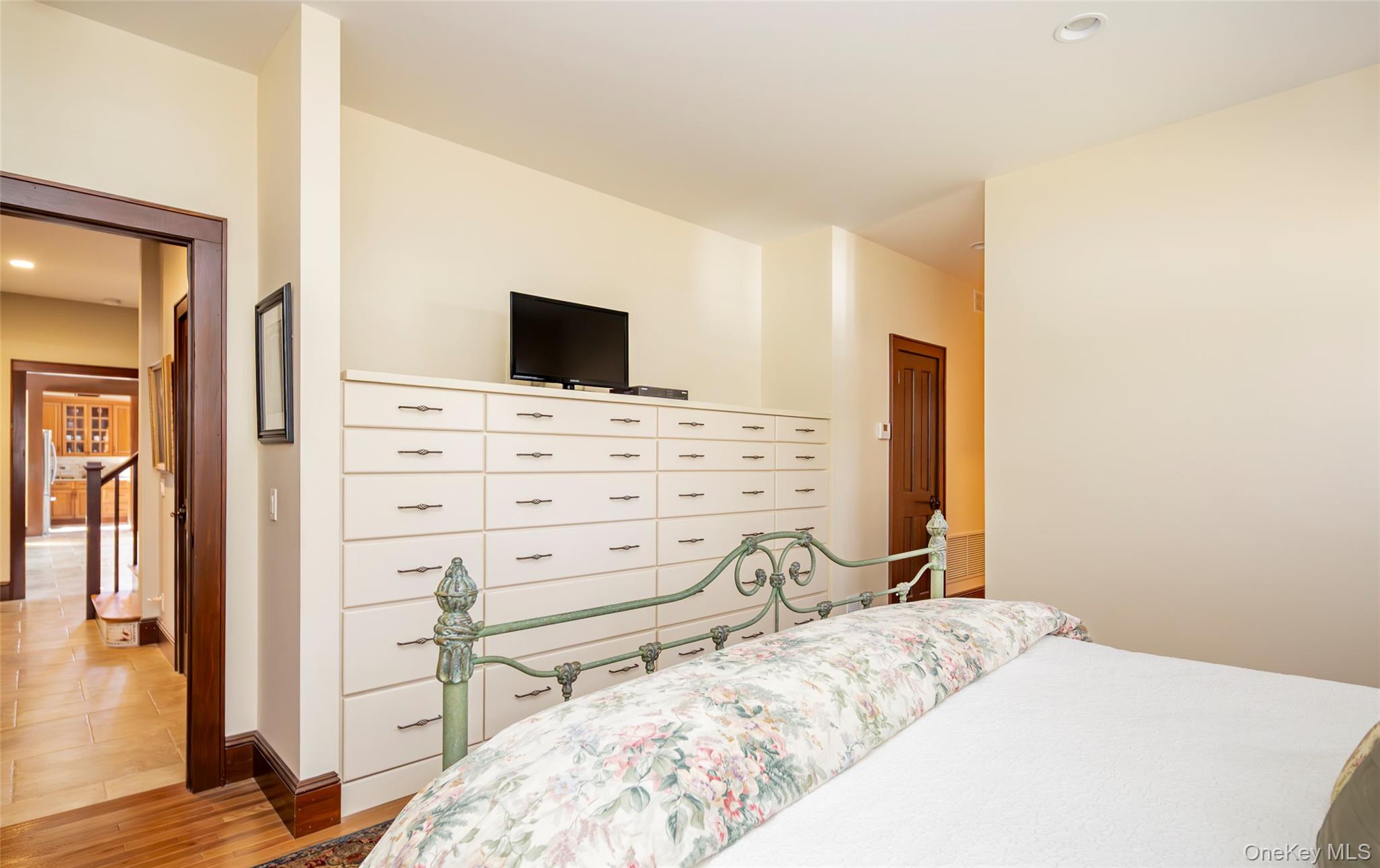 27 Country Club Drive, Shelter Island, NY 11964