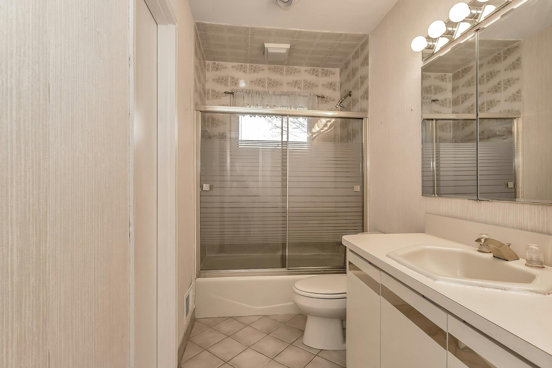 2959 Clubhouse Road, Merrick, NY 11566