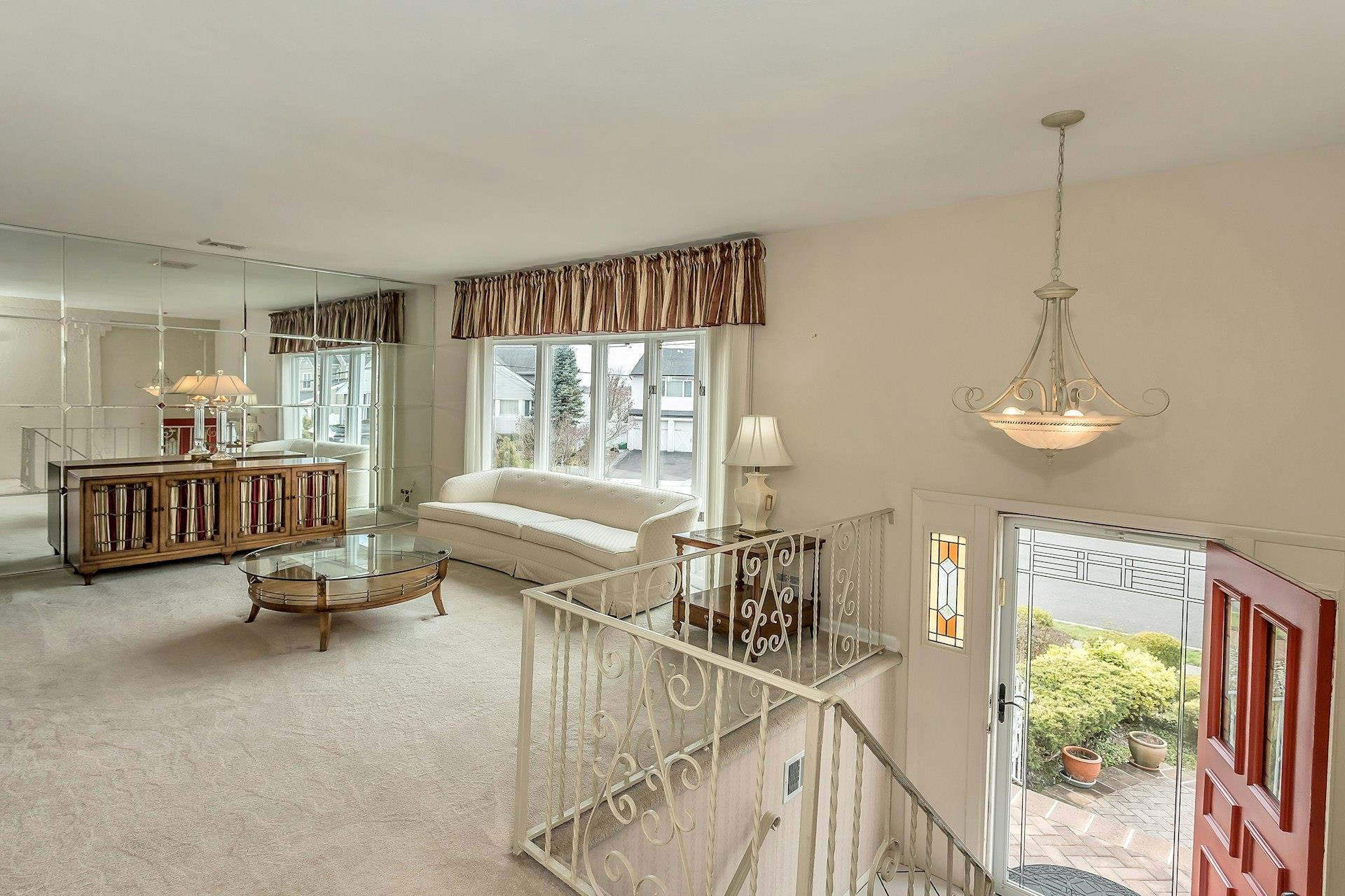 2959 Clubhouse Road, Merrick, NY 11566