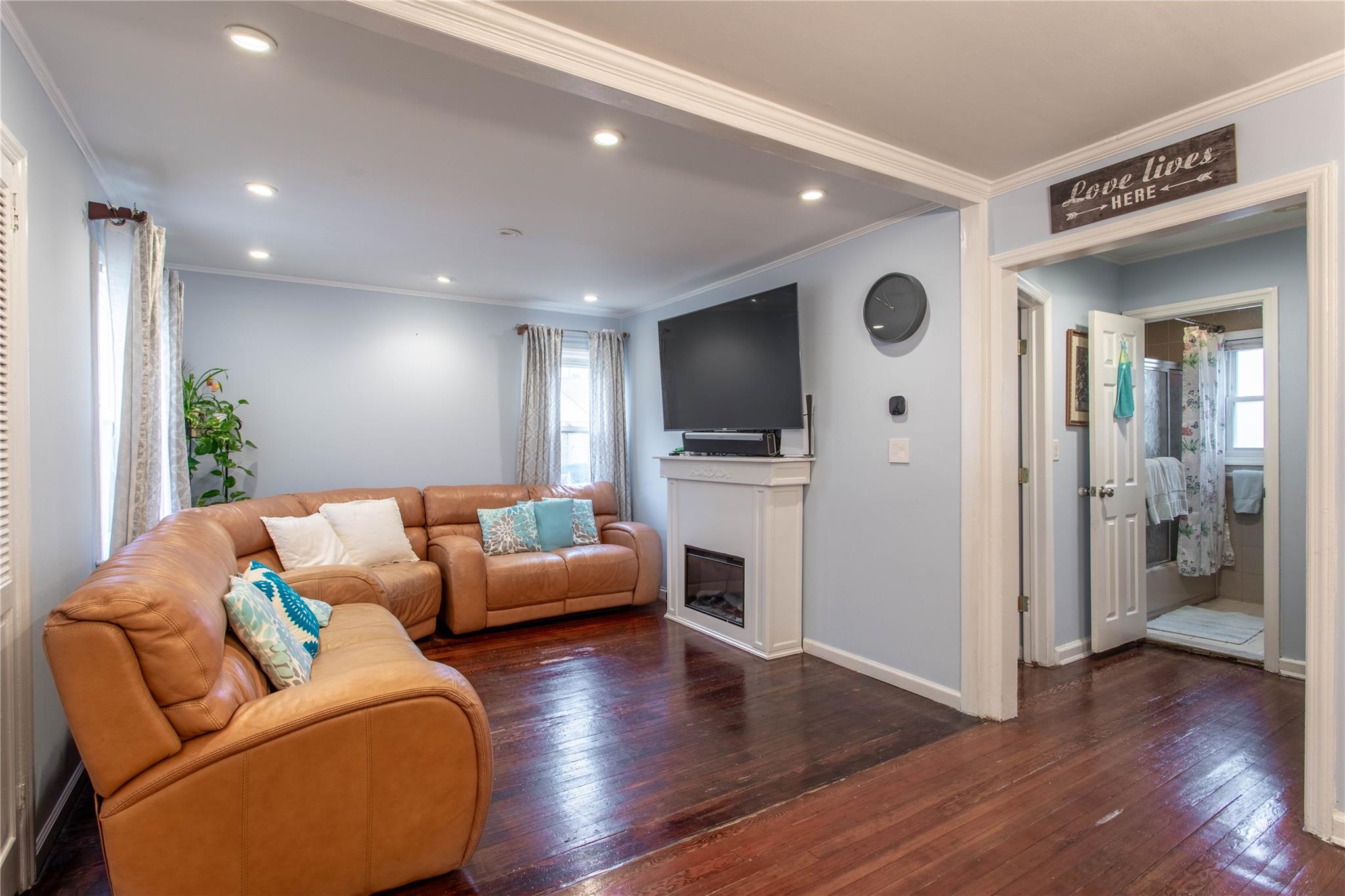 130 Franklin Street, Elmont, NY 11003