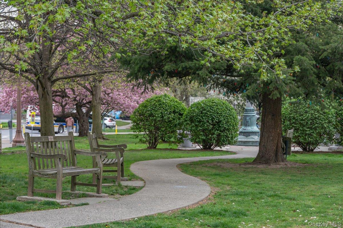 45 Pondfield Road W # 4C, Bronxville, NY 10708