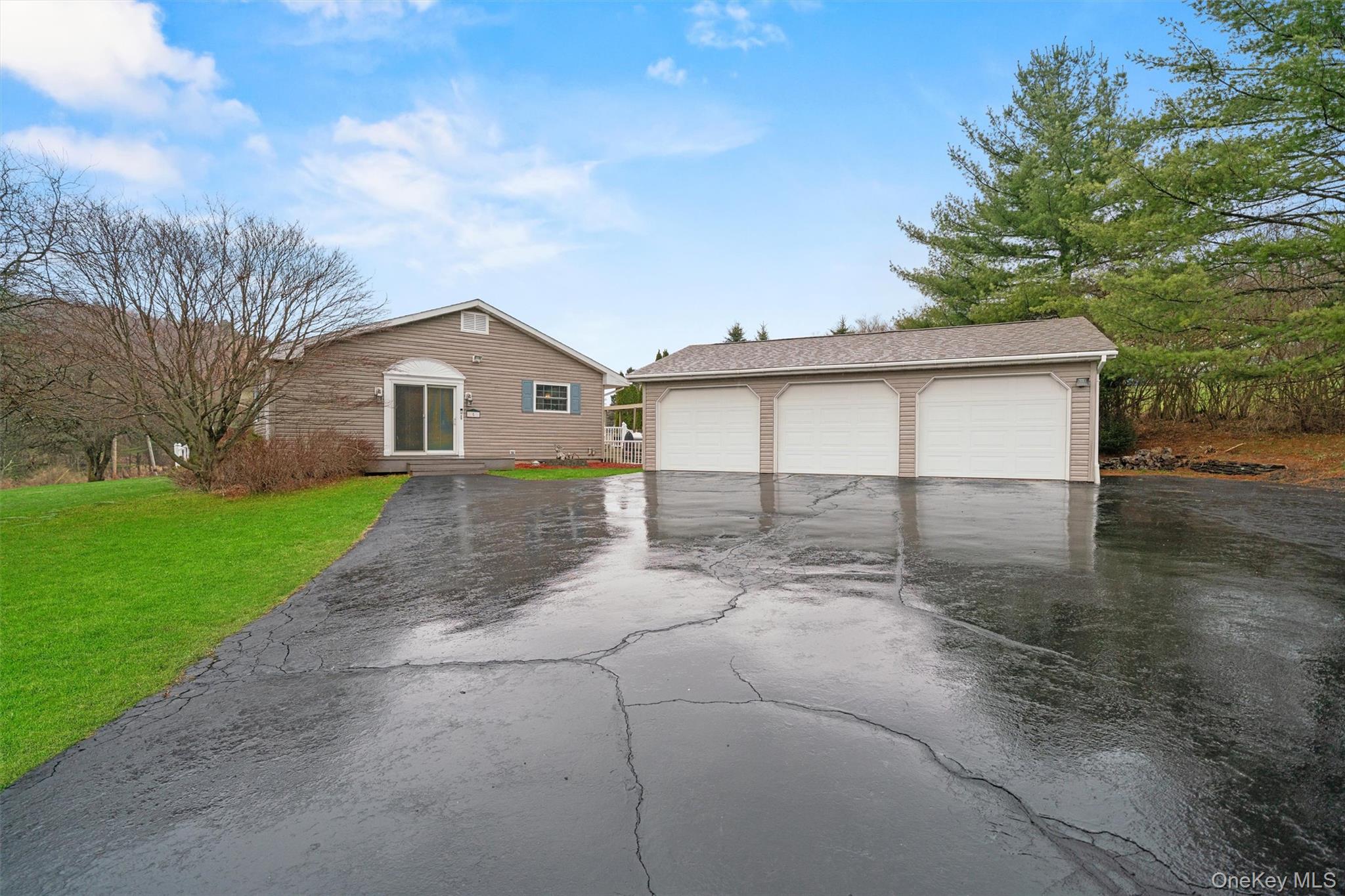 5 Hess Road, Callicoon, NY 12723