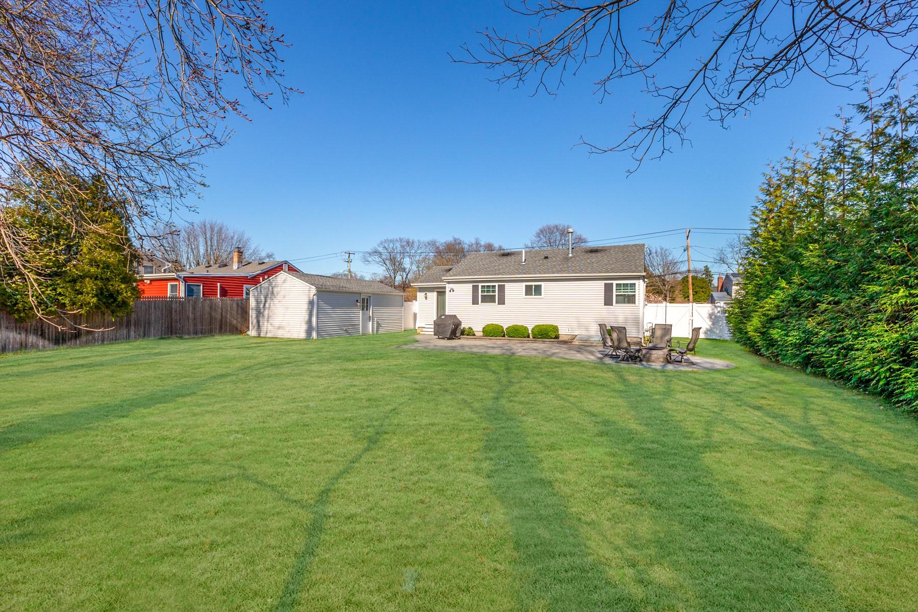 130 Meroke Lane, East Islip, NY 11730
