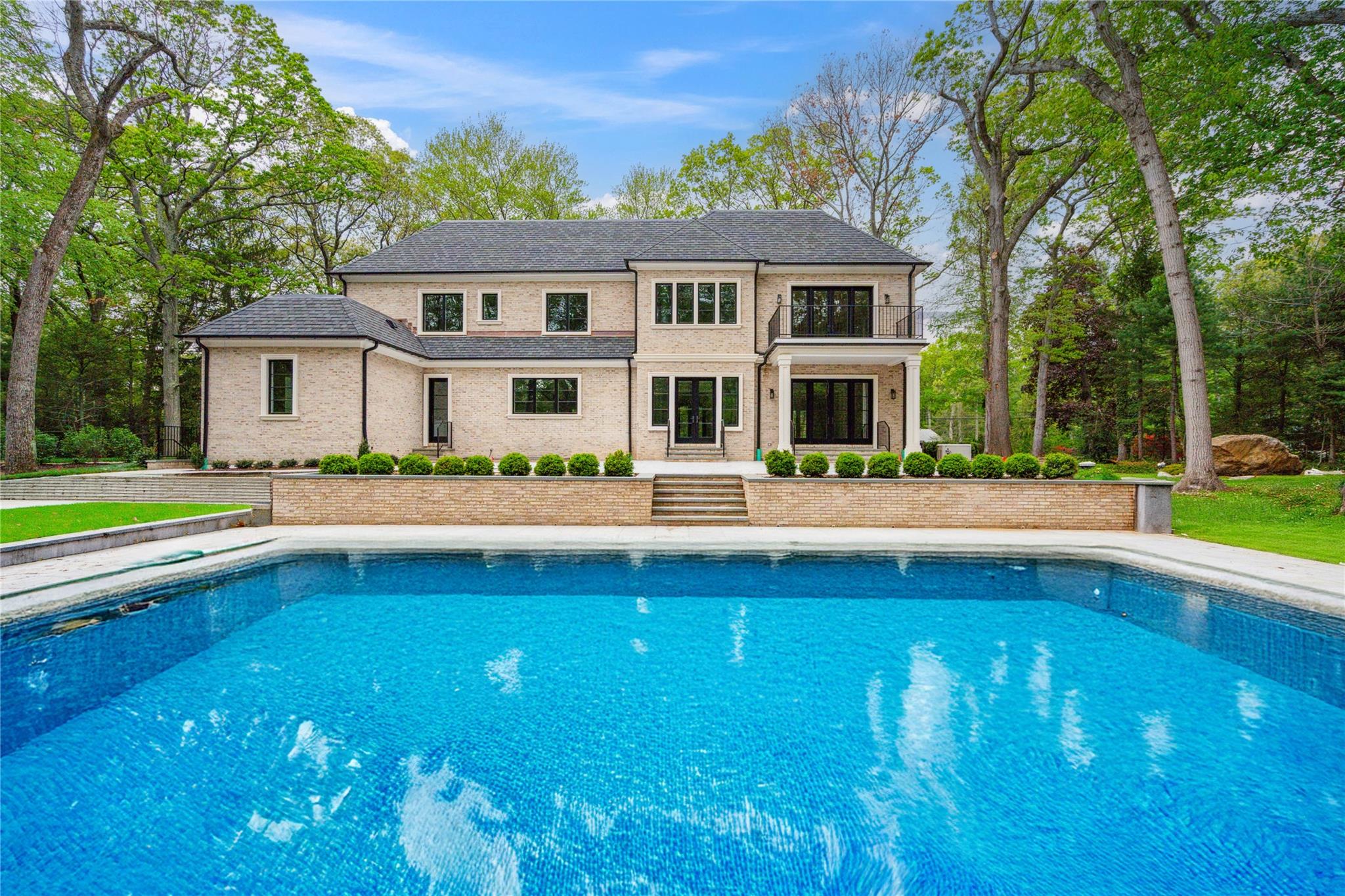 20 Knollwood Road, Muttontown, NY 11545