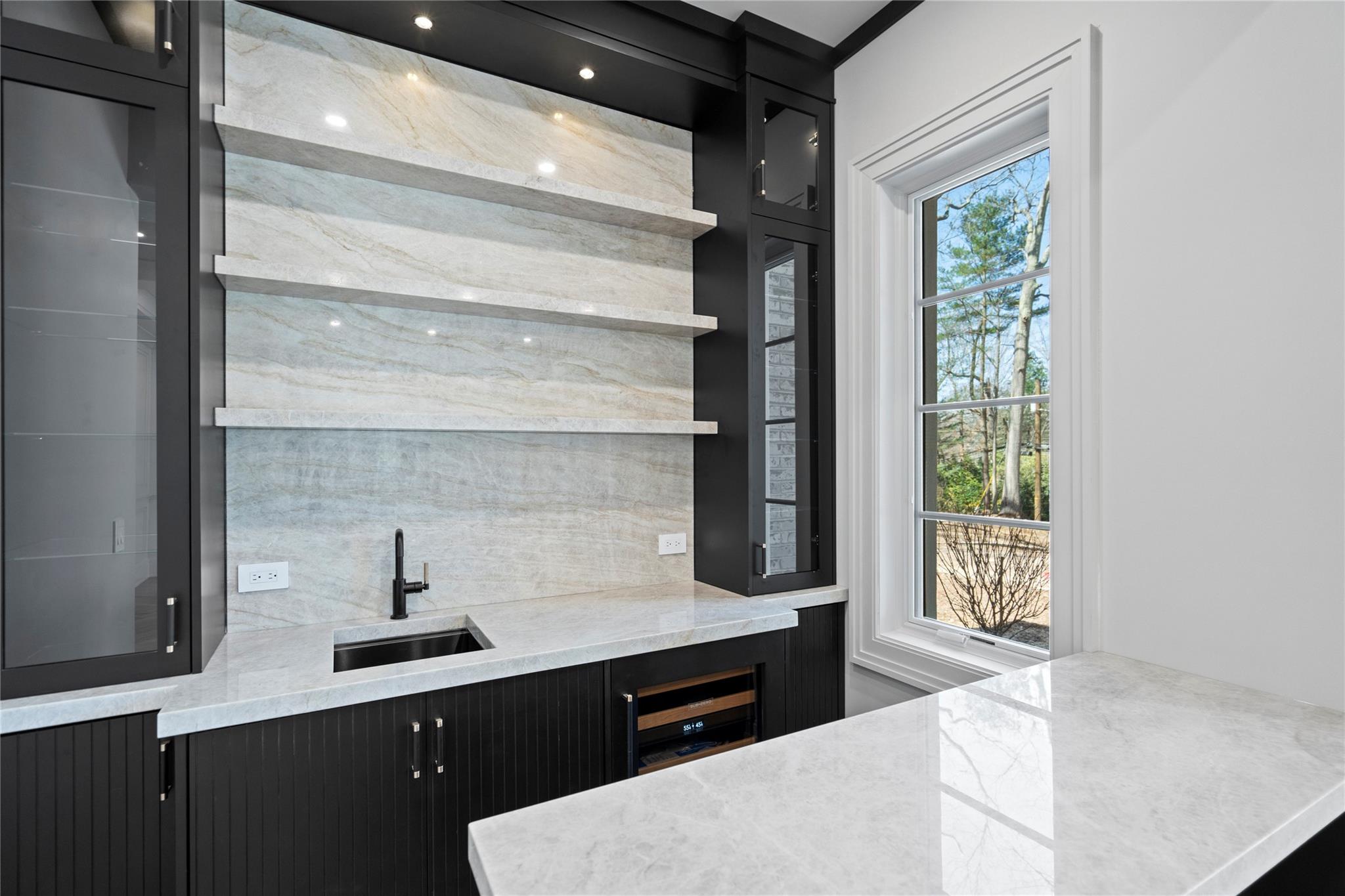 20 Knollwood Road, Muttontown, NY 11545