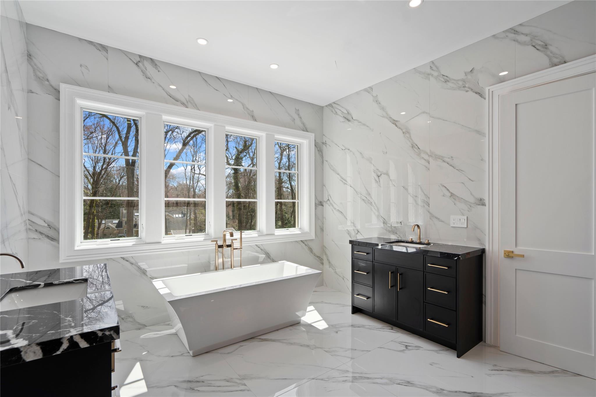 20 Knollwood Road, Muttontown, NY 11545