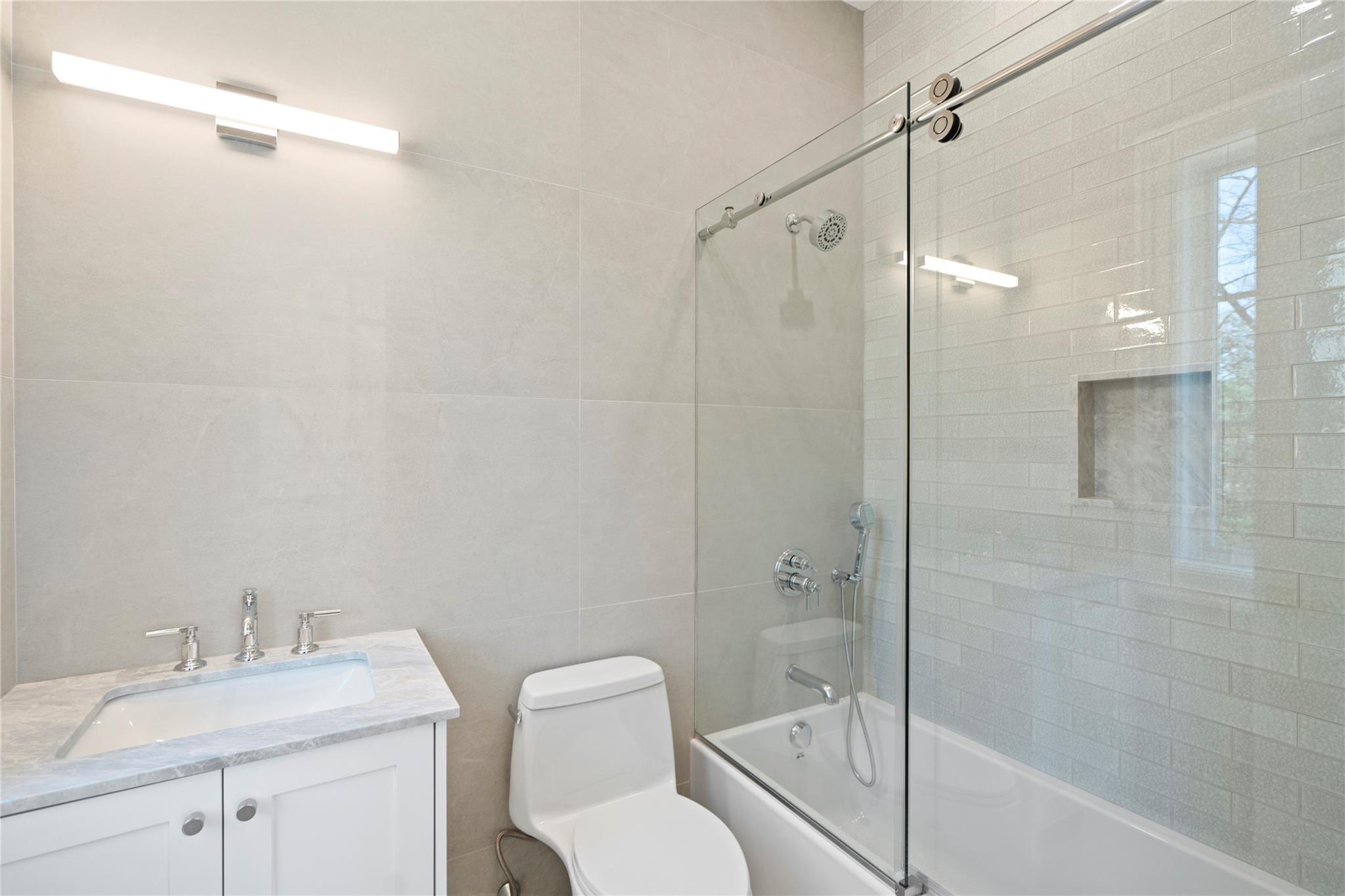 20 Knollwood Road, Muttontown, NY 11545