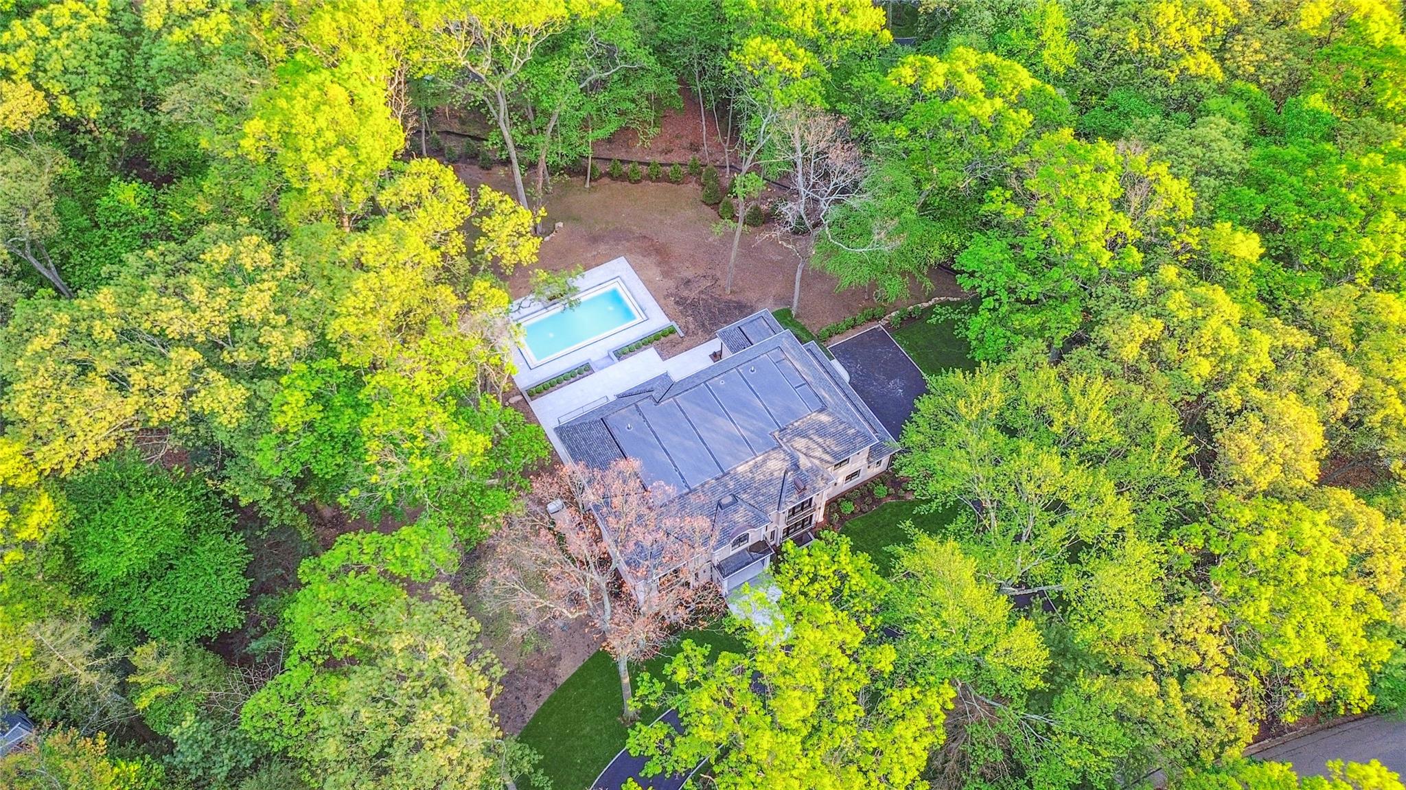 20 Knollwood Road, Muttontown, NY 11545