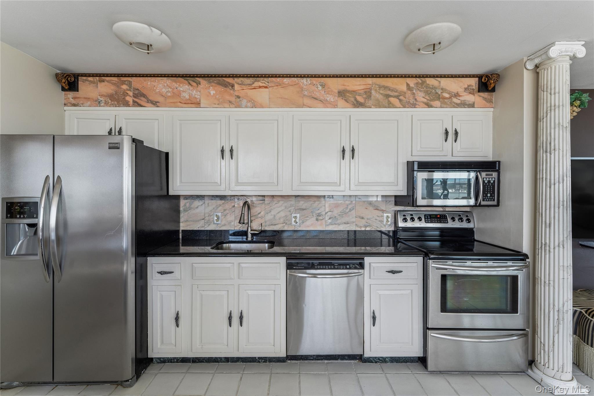 253 Dune Road # 48, Westhampton Beach, NY 11978