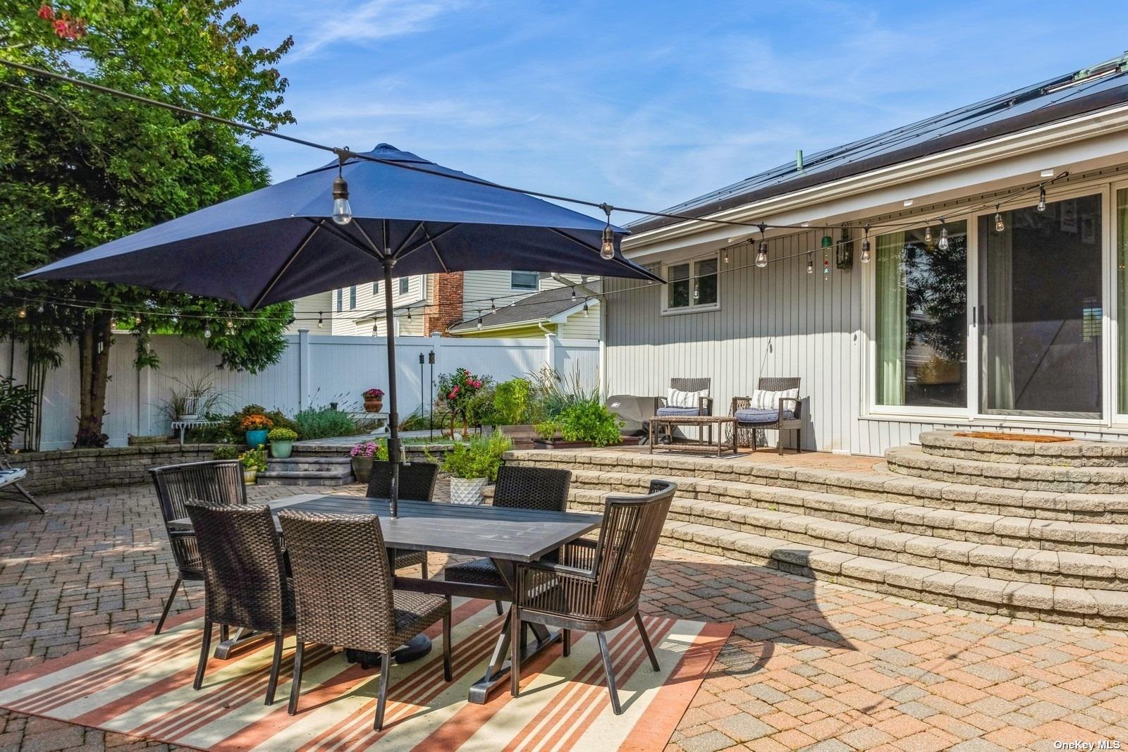 19 Waters Edge Court, Babylon, NY 11702