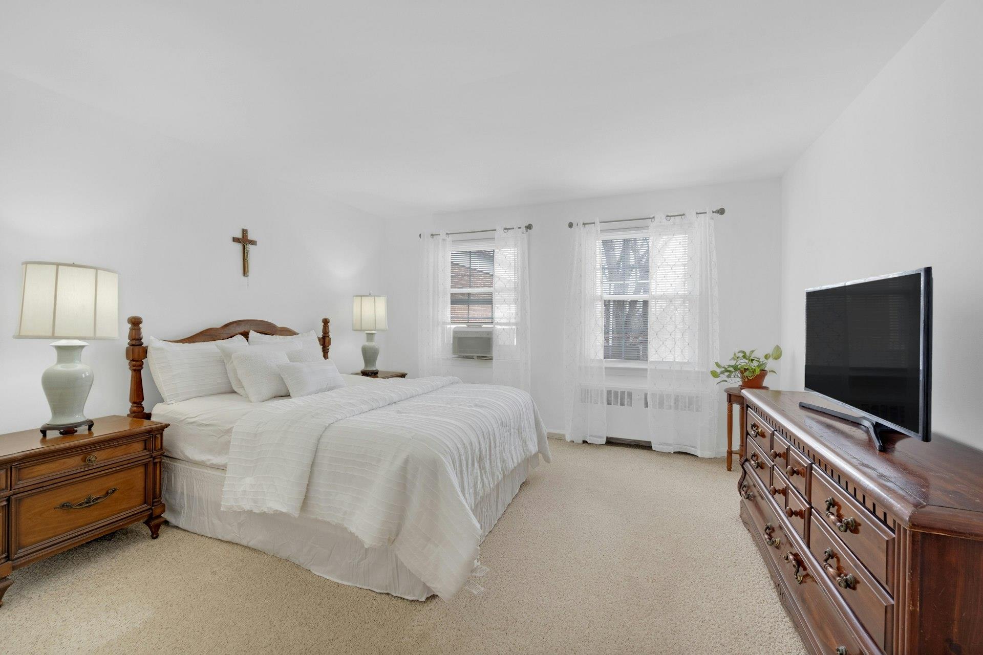 63 S Rockledge Road # 2C, Bronxville, NY 10708
